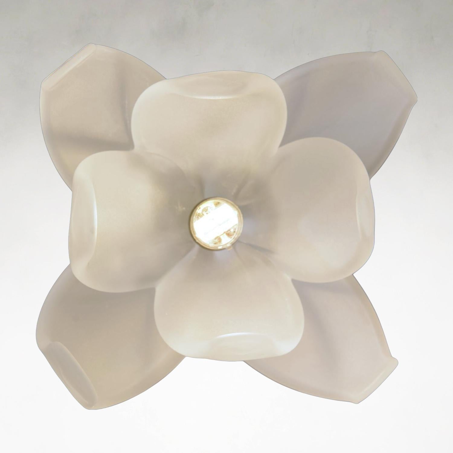 Churippu 21-Light Light Bronze Chandelier Ceiling Fi x ture