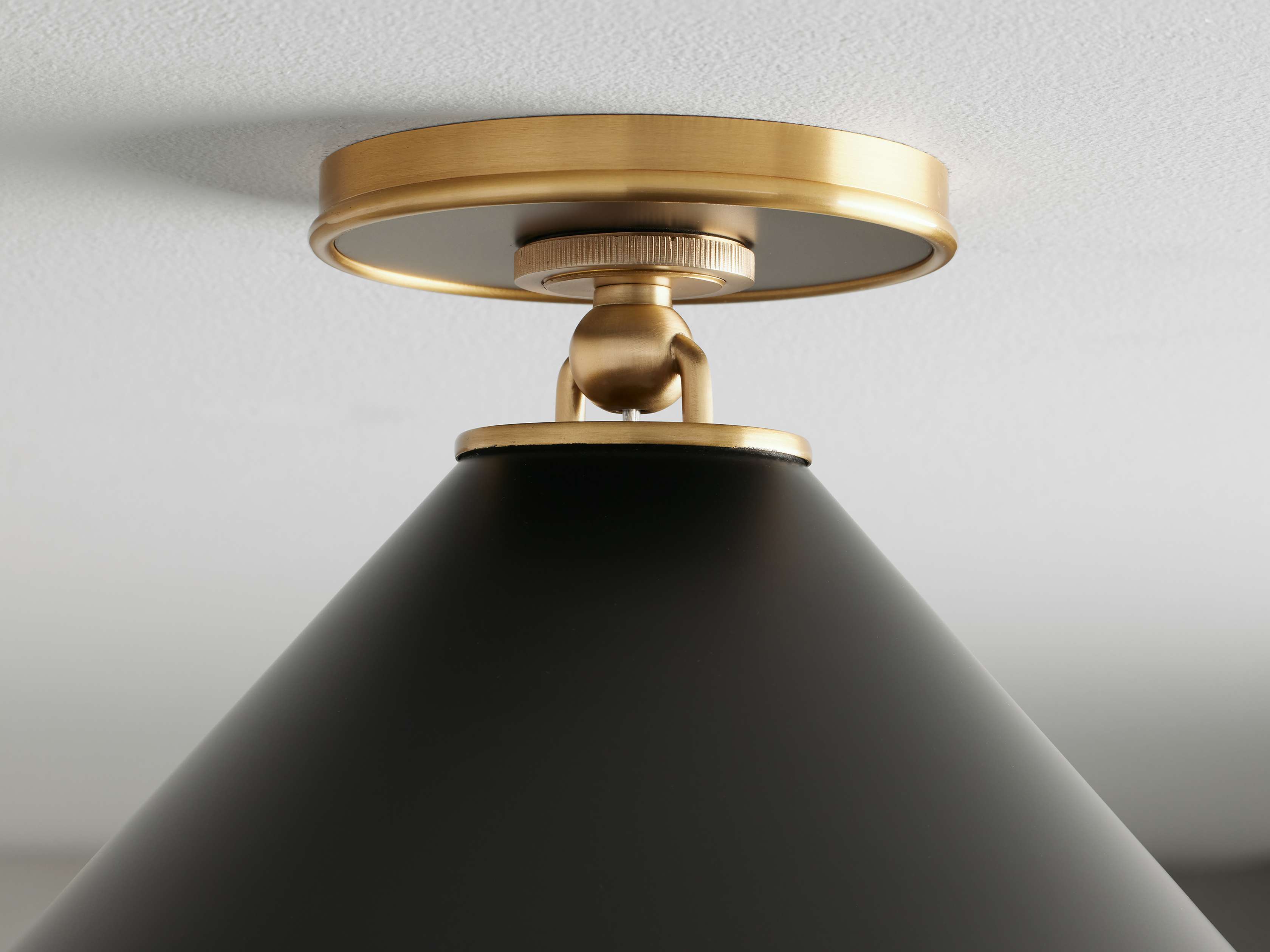 Arno Small Flush Mount in Black