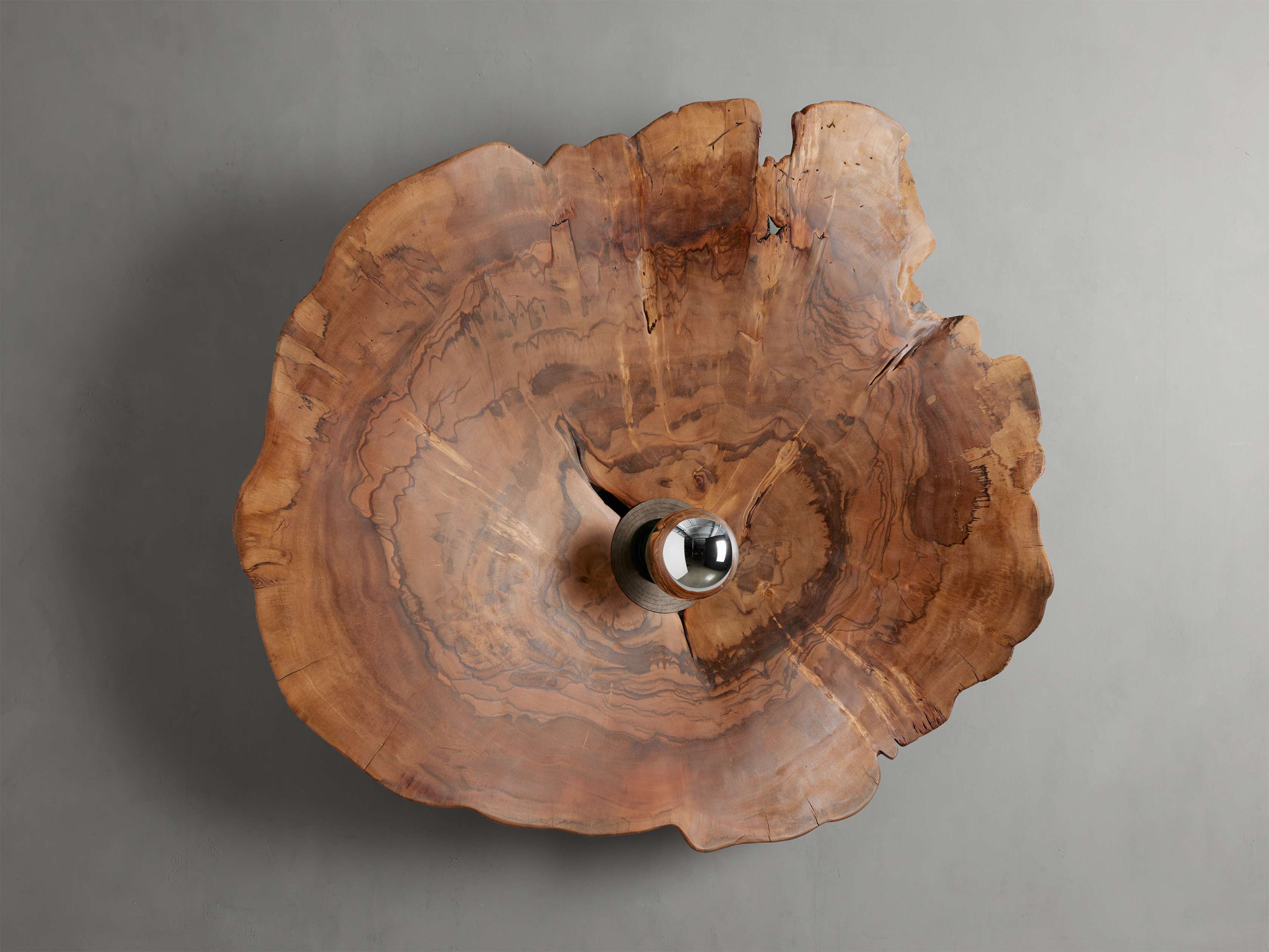 Arruga Sconce