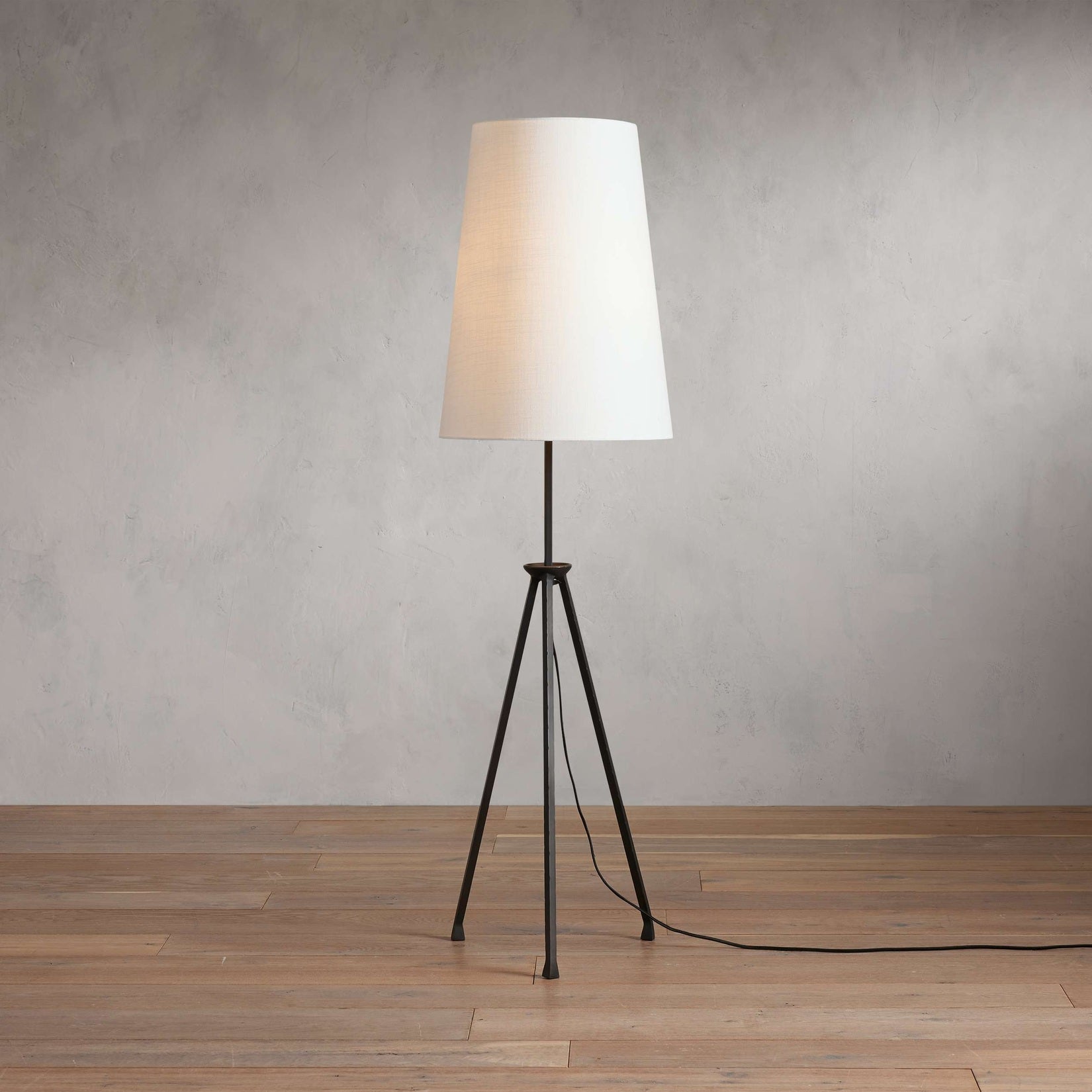 Iain Floor Lamp