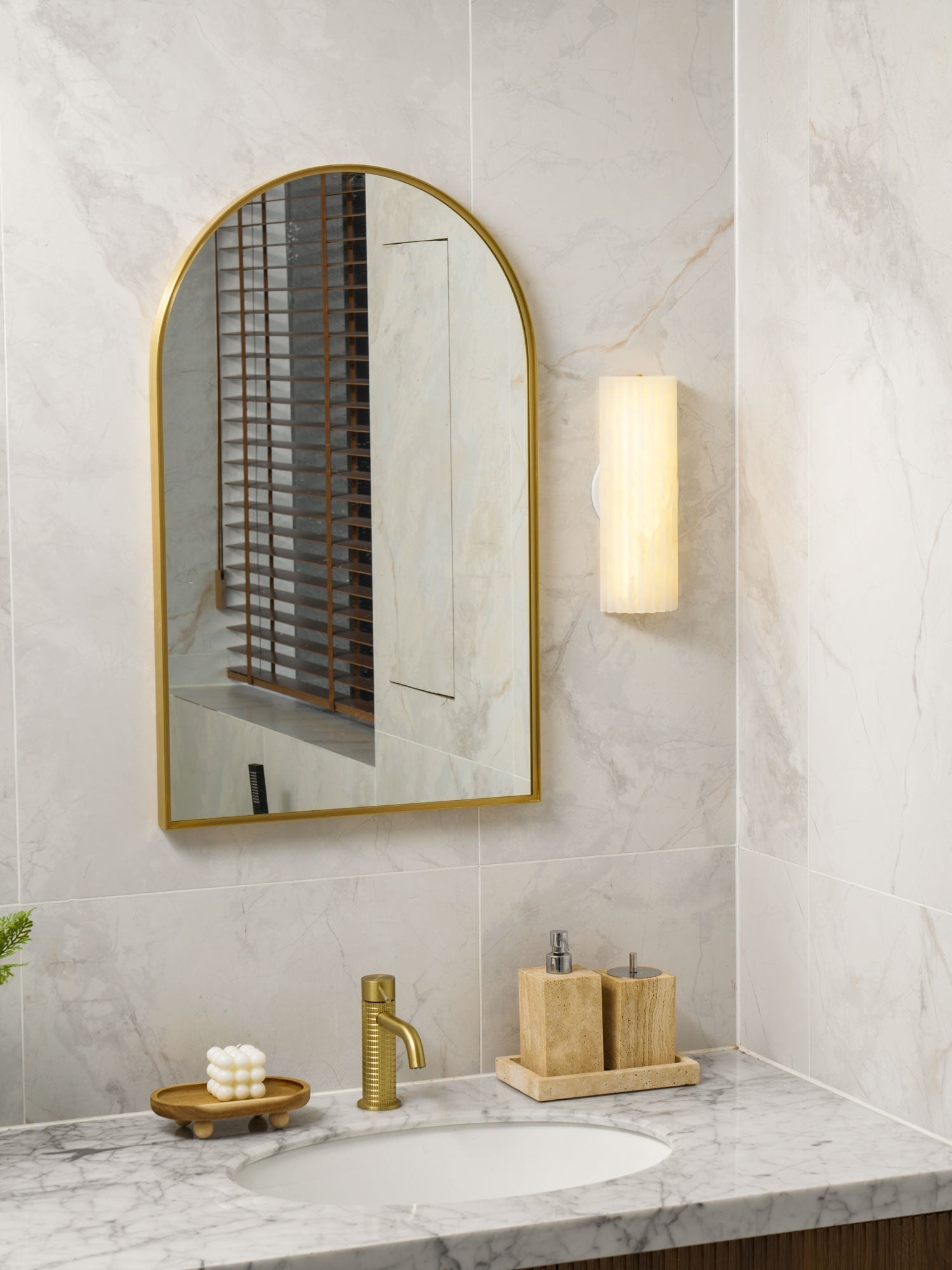 Alvia Alabaster Wall Light, Hardwired Wall Sconce, detail 17