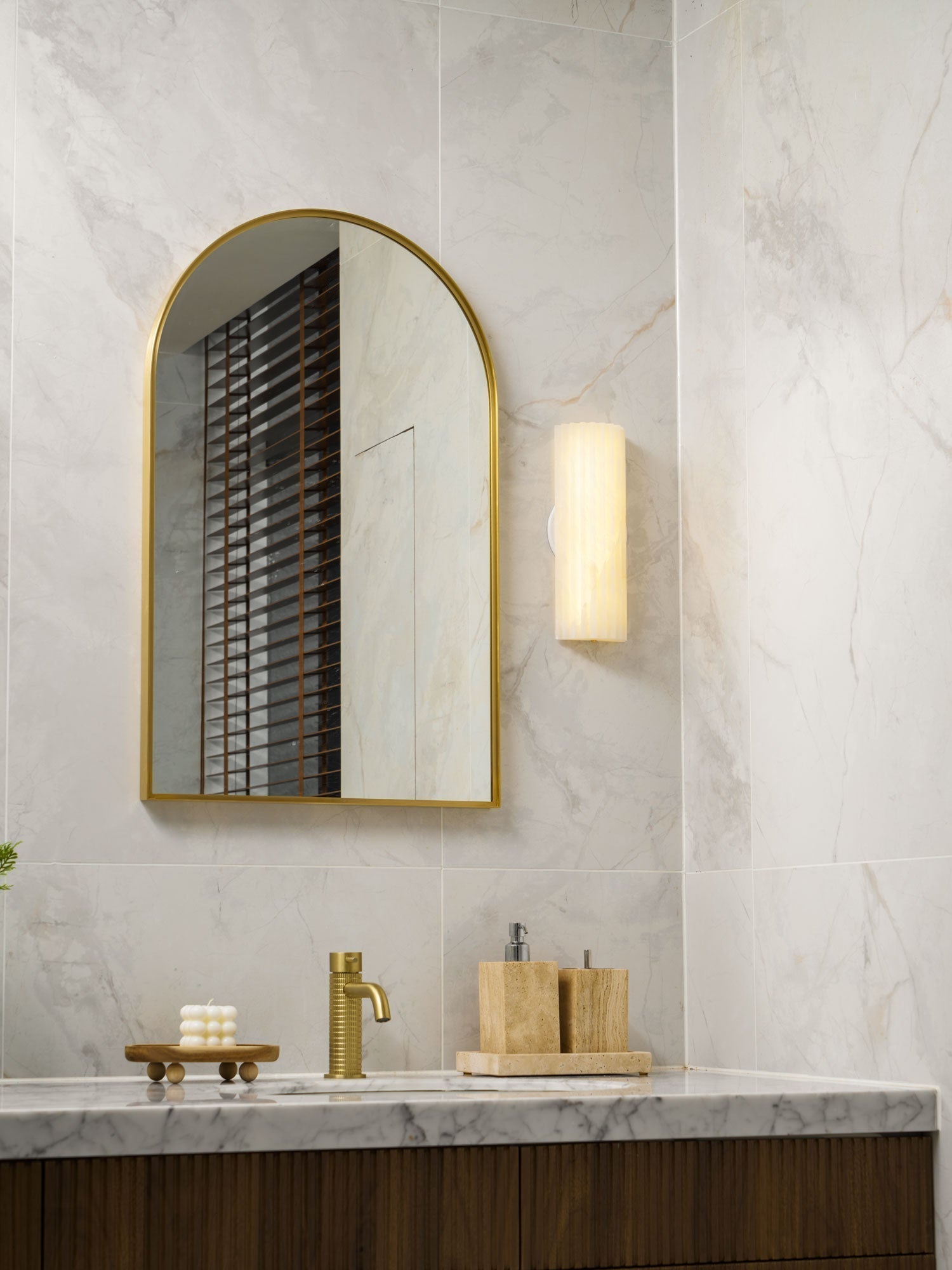 Alvia Alabaster Wall Light, Hardwired Wall Sconce, detail 18