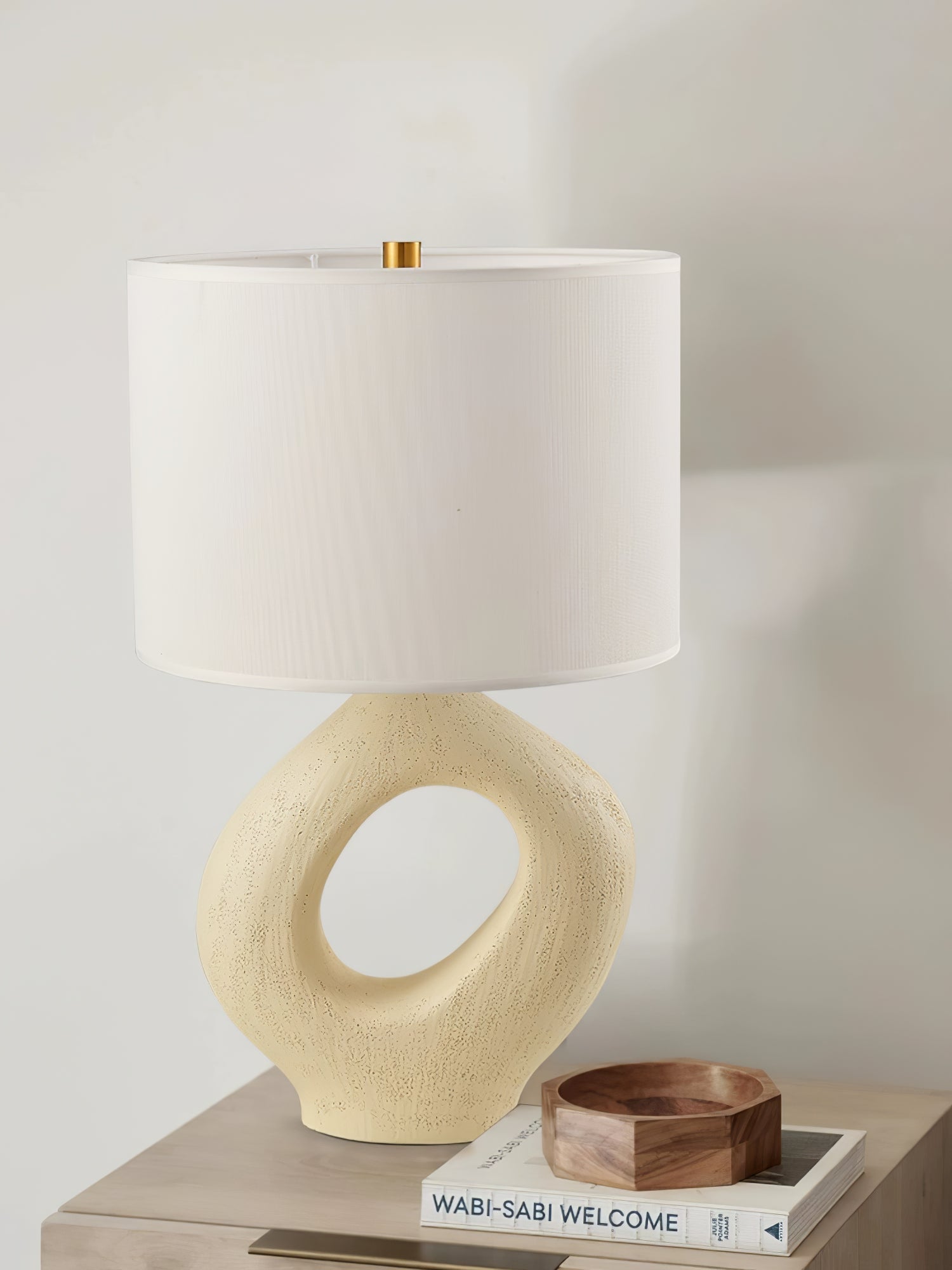 Amara Sculptural Table Lamp detail view 9
