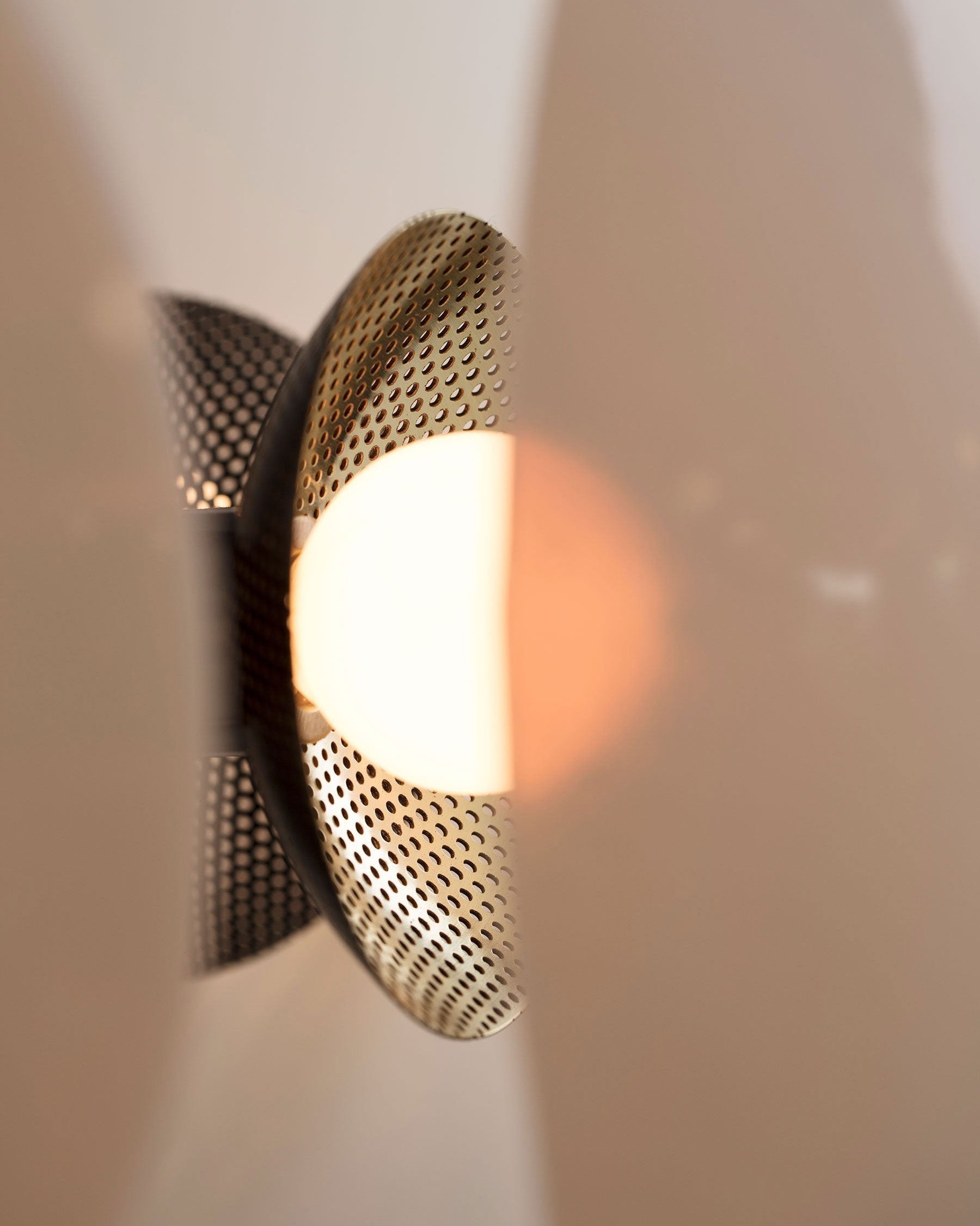 Aperture Art Pendant Lamp 16.5