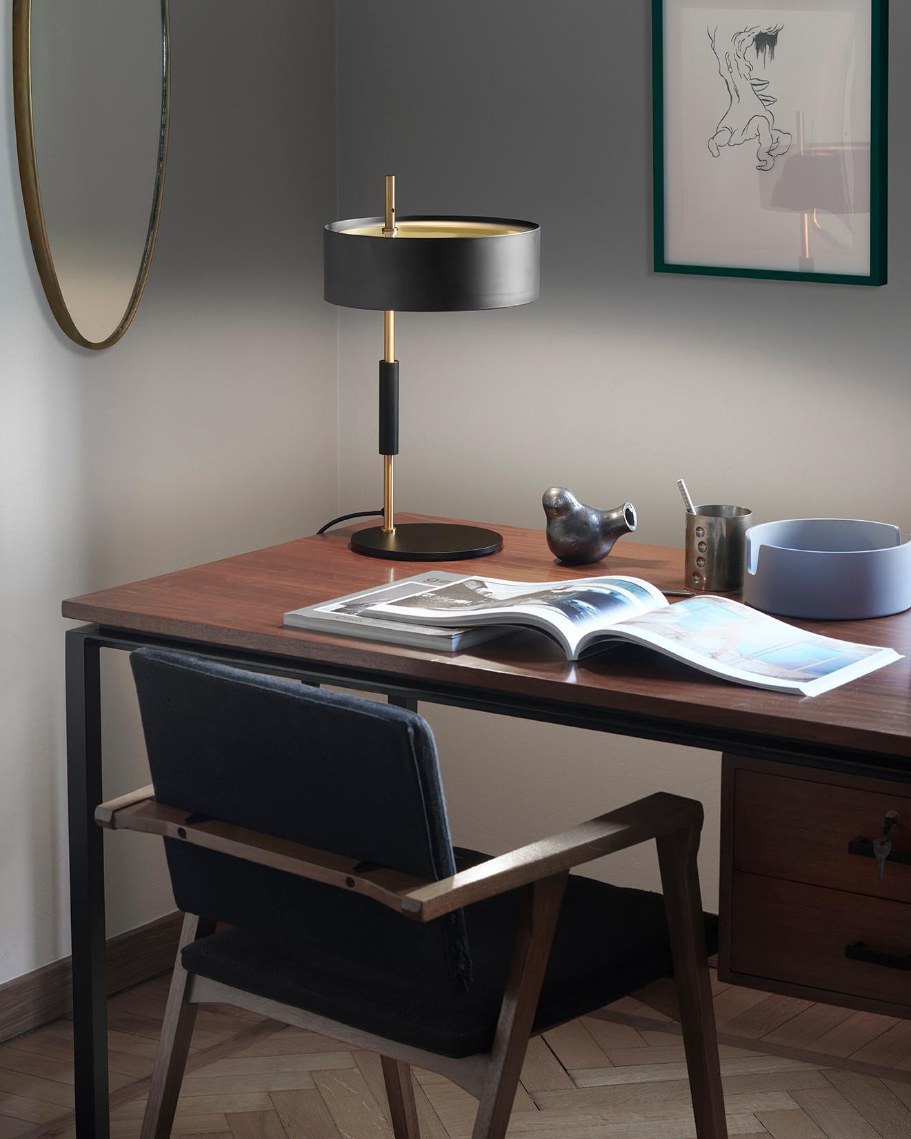 Athezza Table Lamp