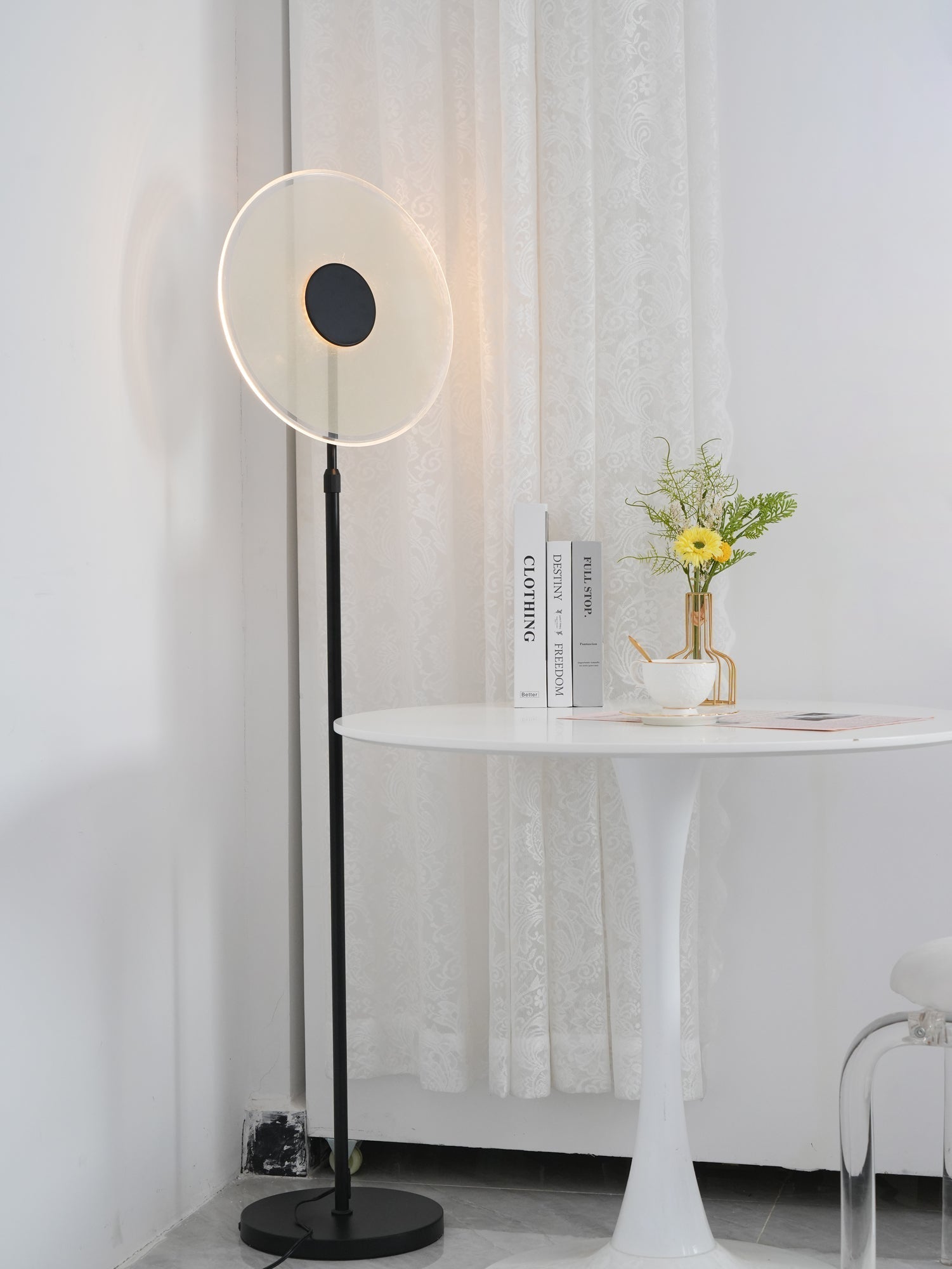 Lu x ora Floor Lamp