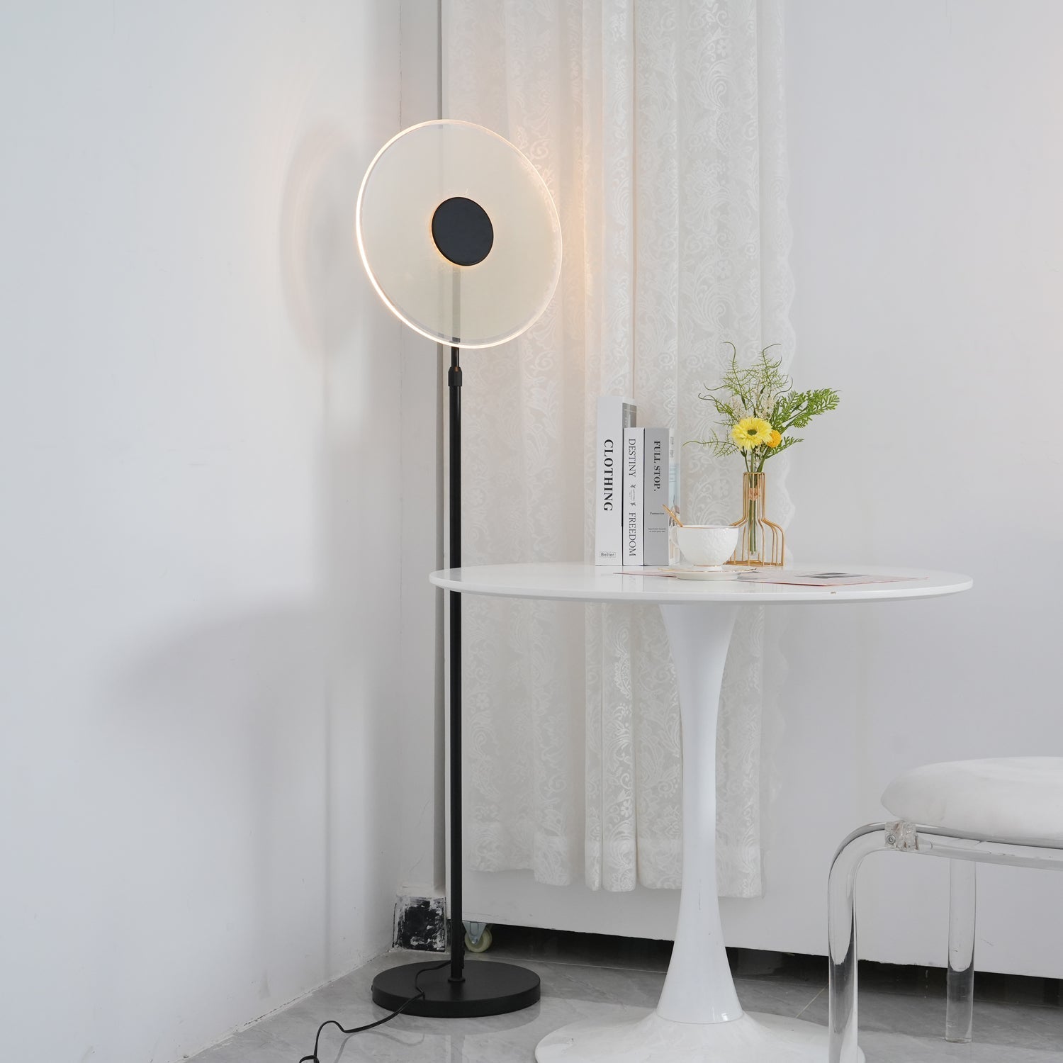 Lu x ora Floor Lamp