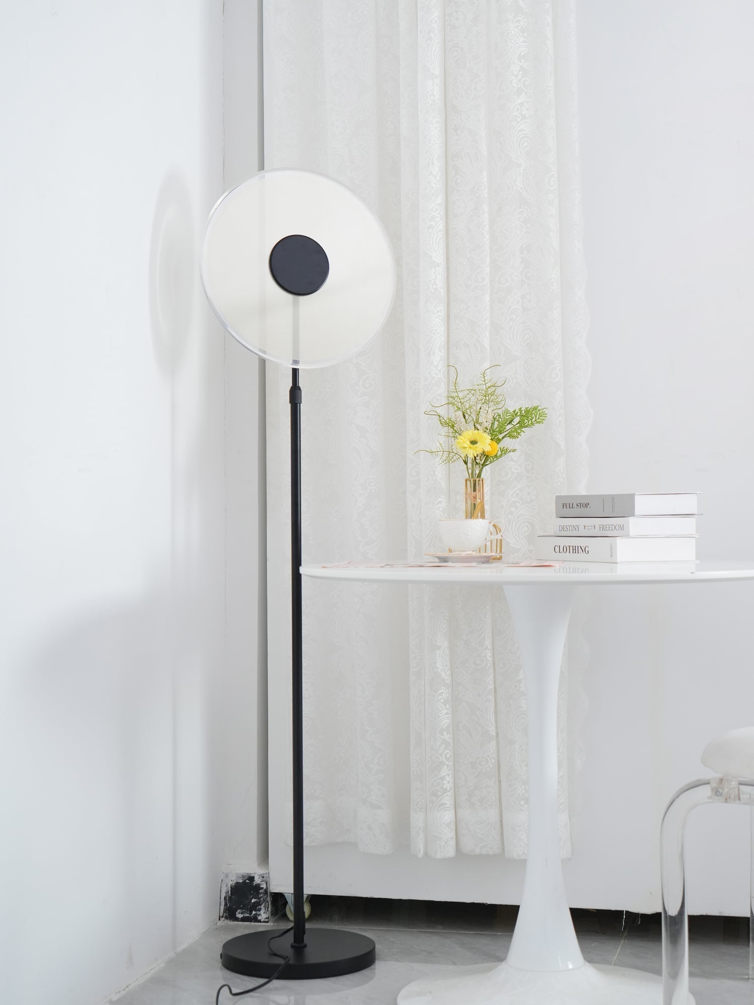 Lu x ora Floor Lamp