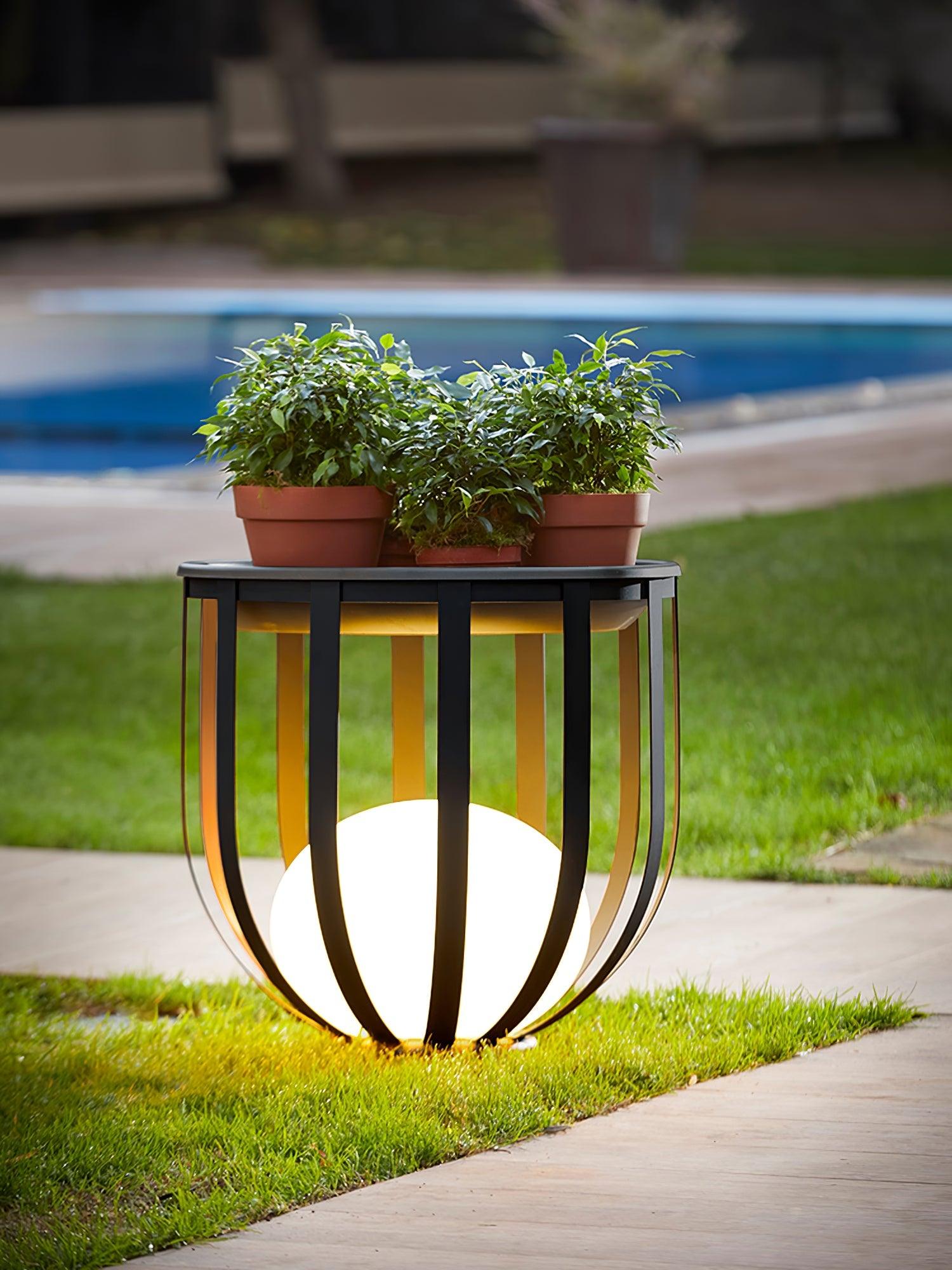 Bols Garden Solar Outdoor Floor Lamp detail view 13
