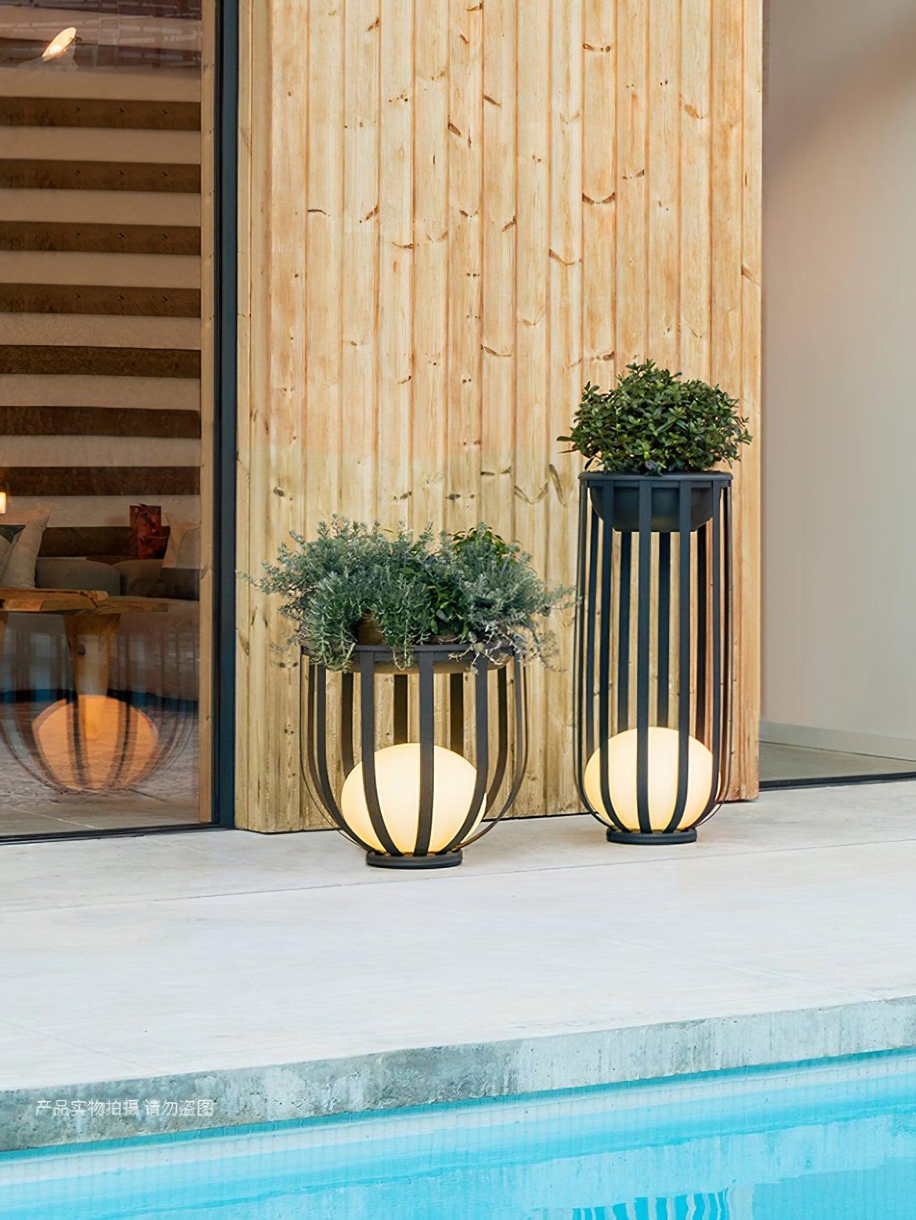 Bols Garden Solar Outdoor Floor Lamp detail view 16