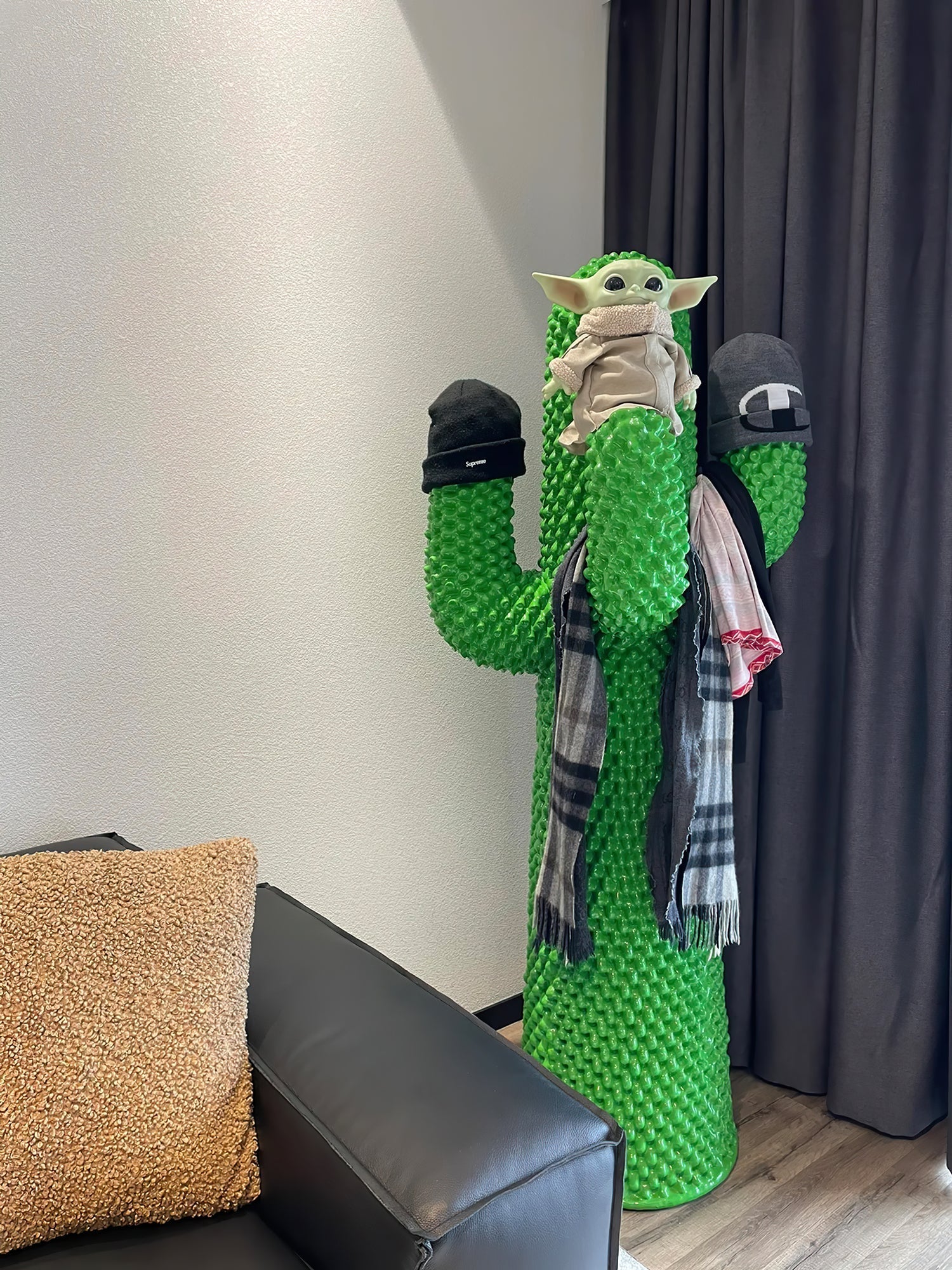 Mello Sculptural Portable Lamp Cactus Coat Rack