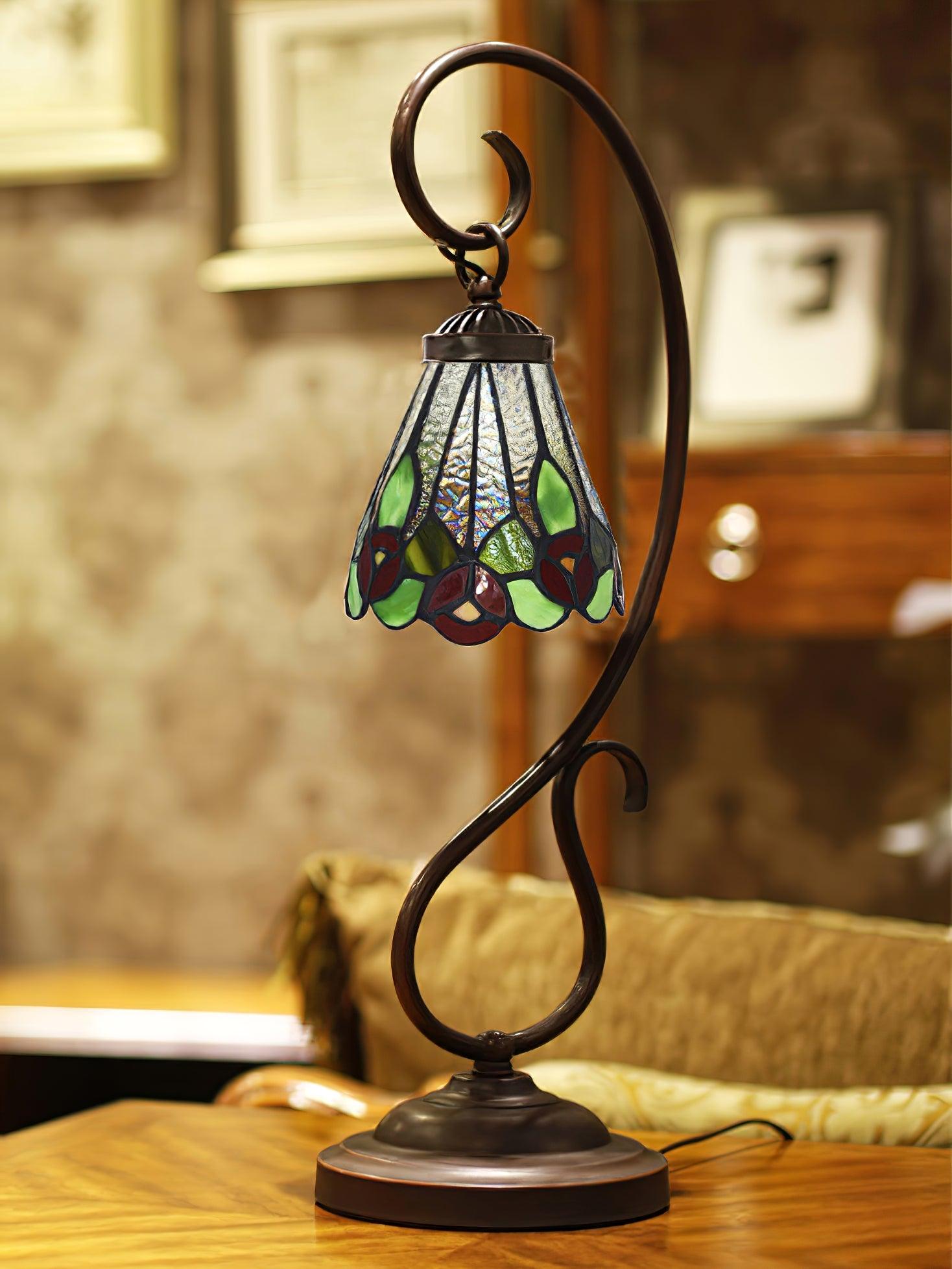Cal Lighting Cotulla Tiffany Table Lamp 9.8