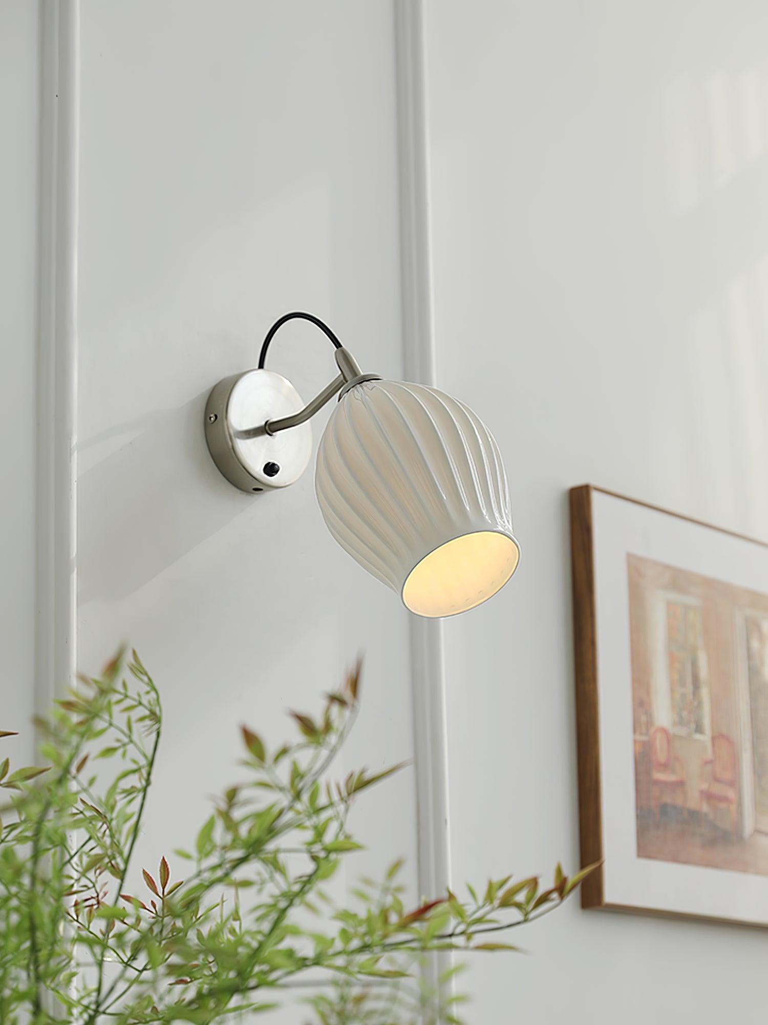Ceramic Ribbed Wall Light 5.3