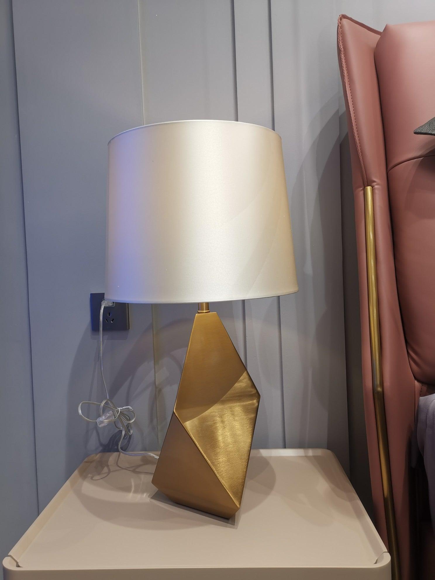 Faceted Table Lamp detail view 8