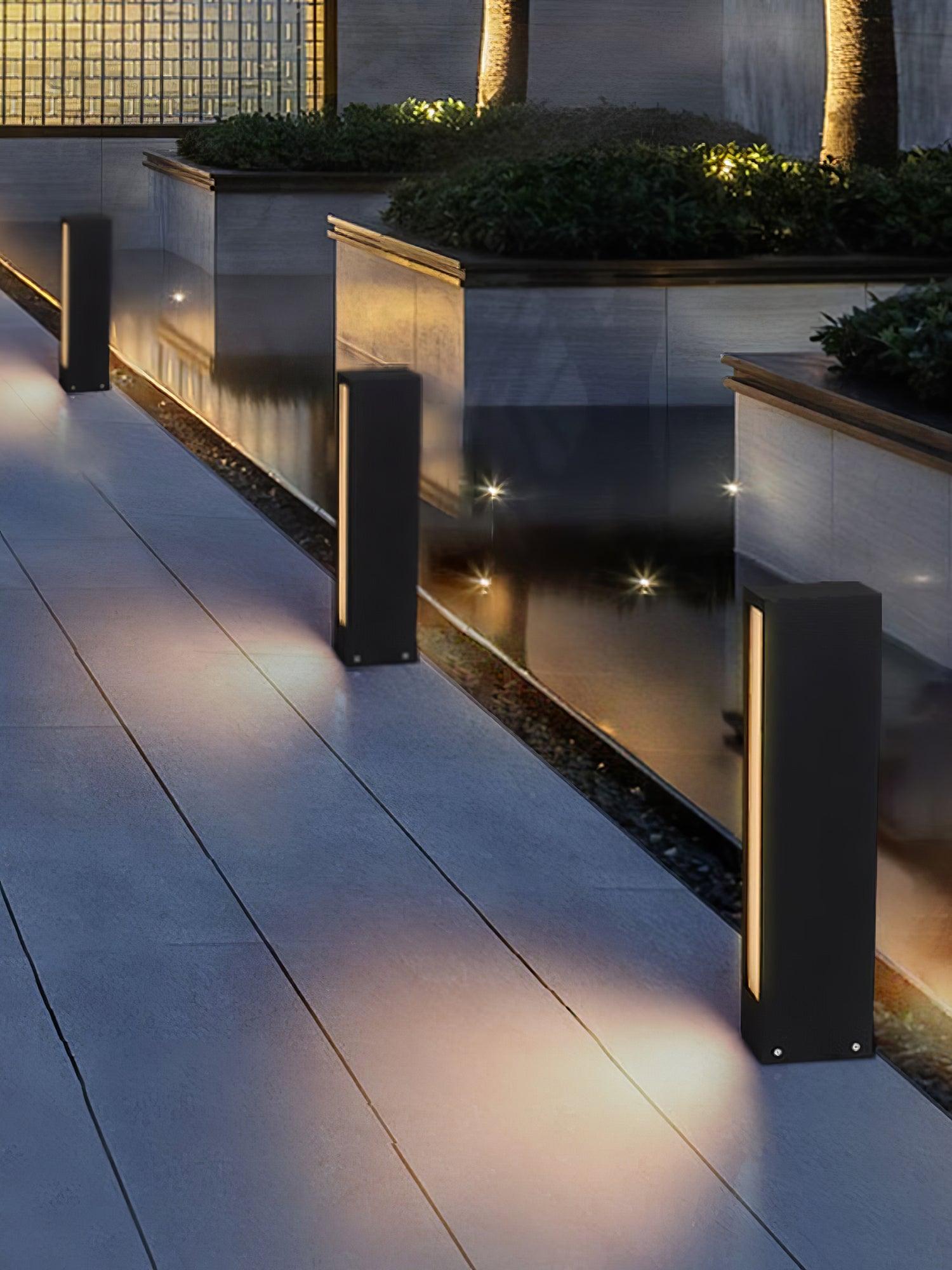 Faro Outdoor Post Floor Lamp