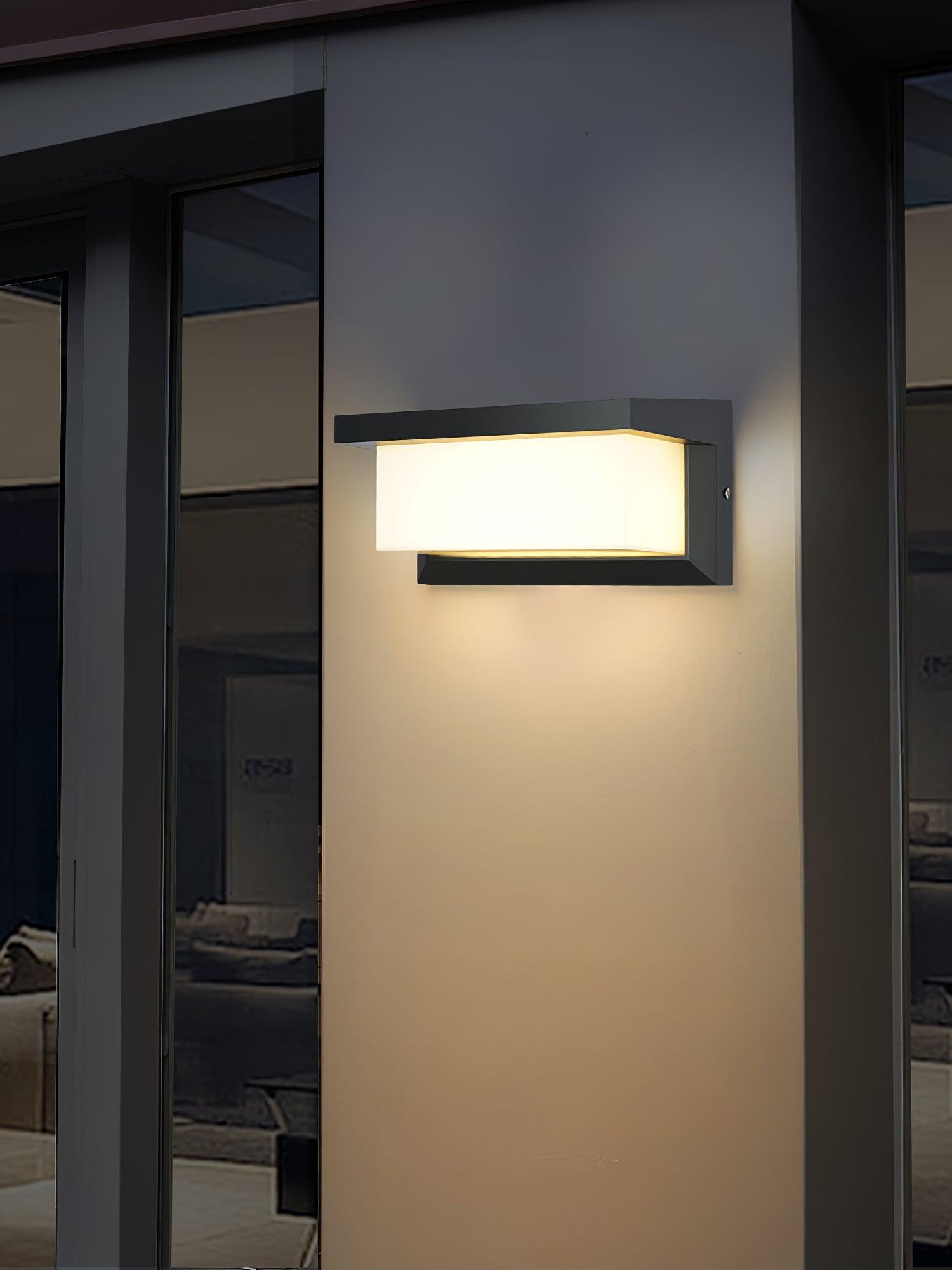 Horizontal LED Outdoor Light
