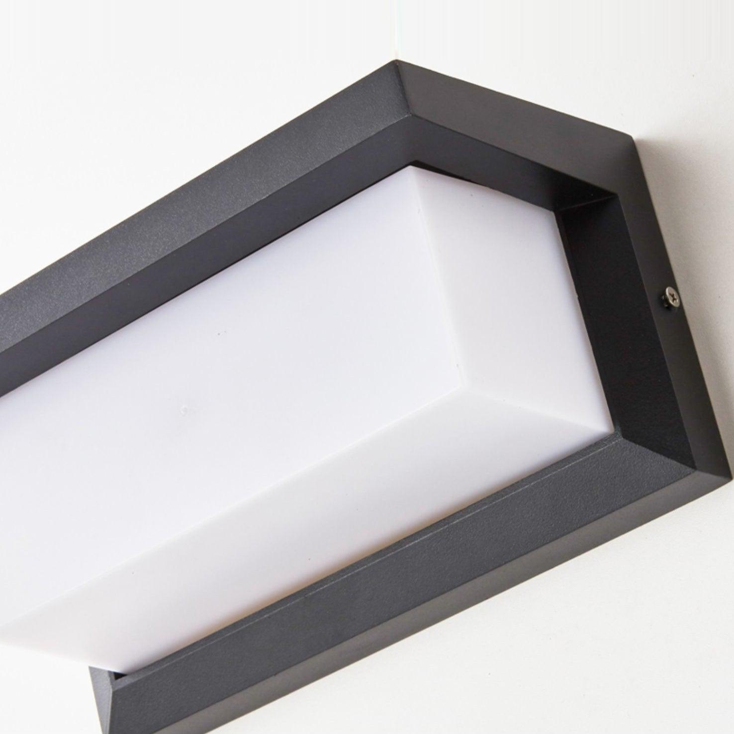 Horizontal LED Outdoor Light