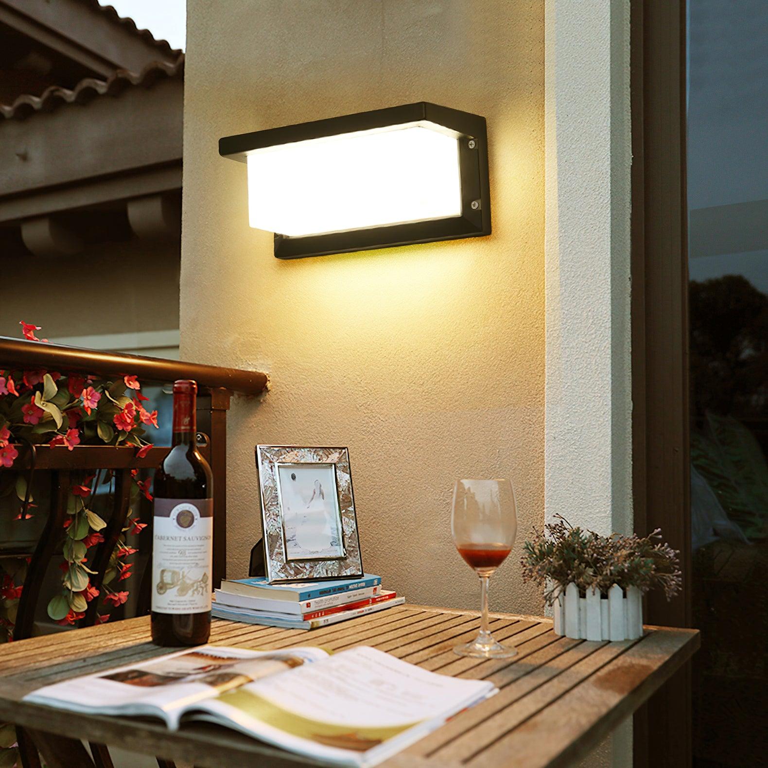 Horizontal LED Outdoor Light