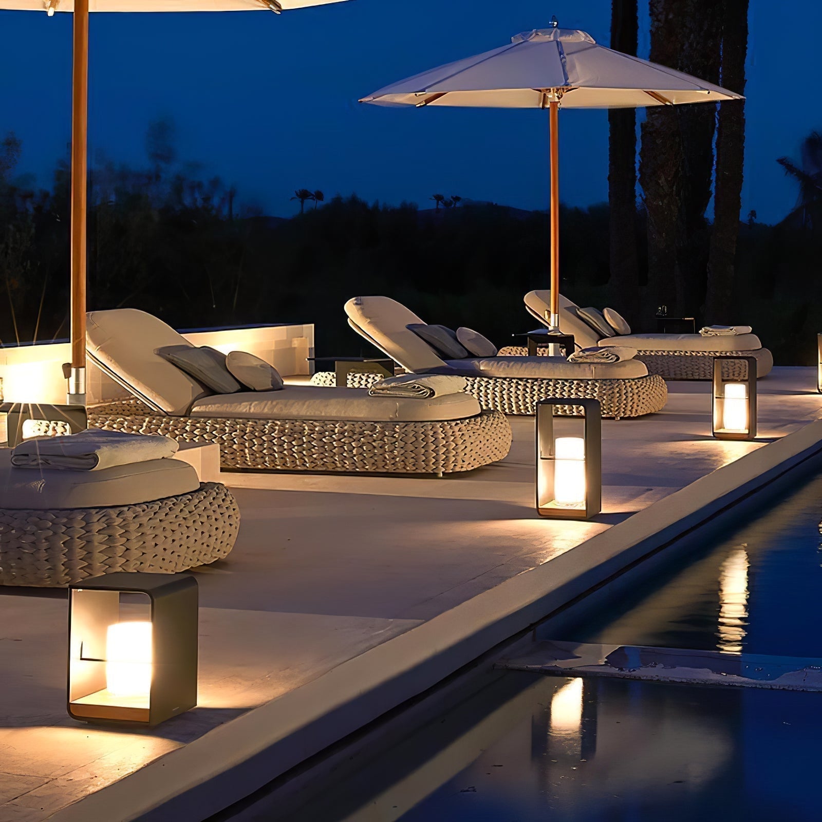Lantern Garden Solar Outdoor Light Table Lamp