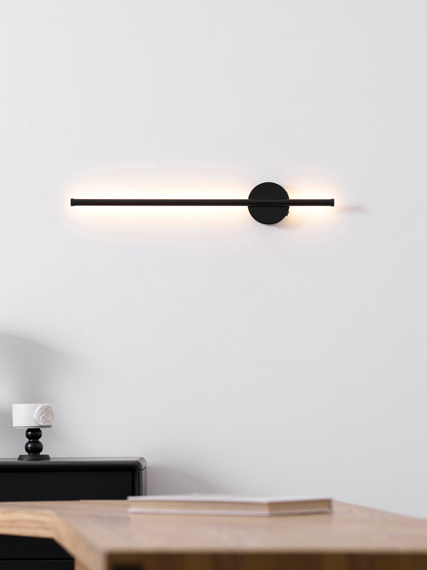 Linearo Rechargeable Wall Lamp Vanity Light