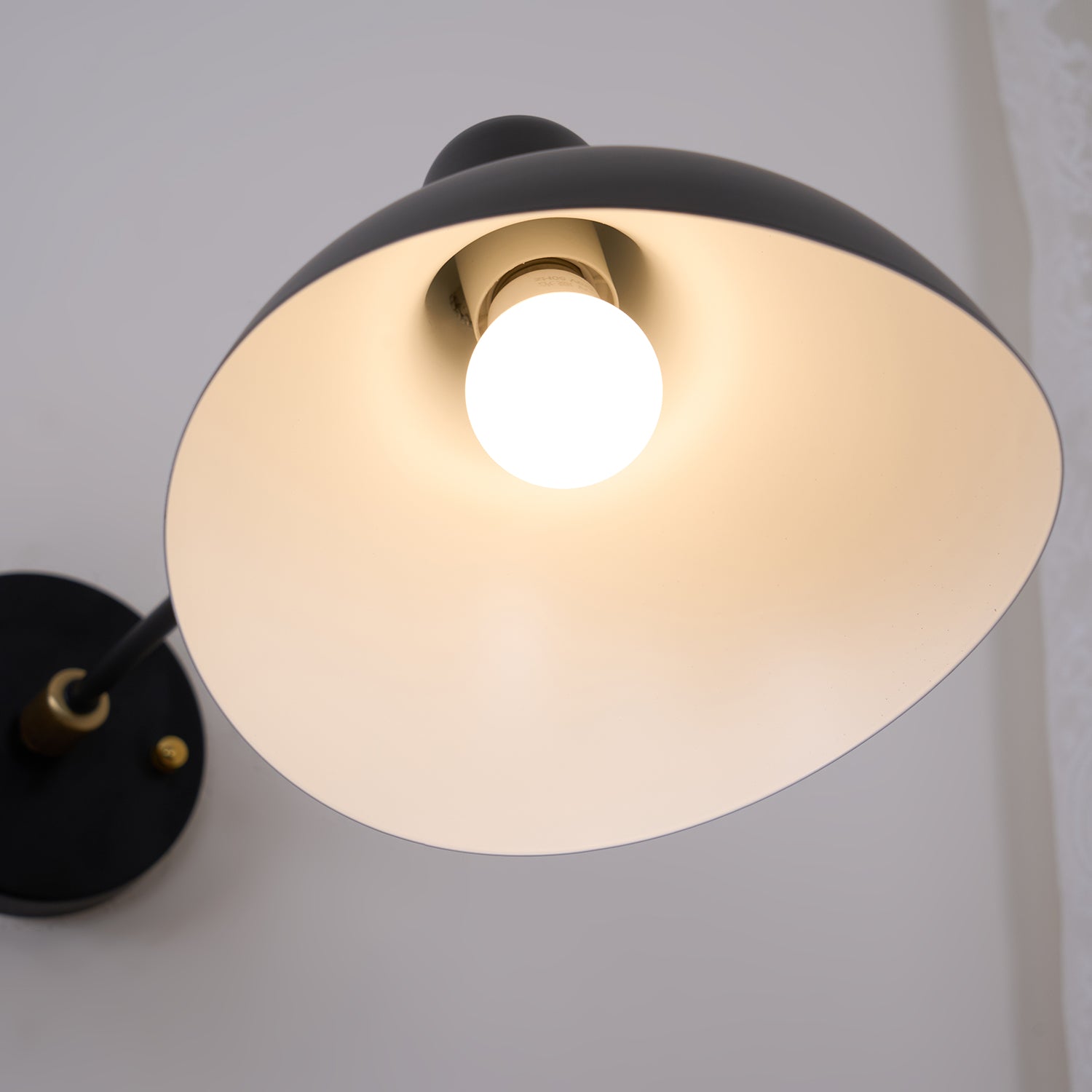 Mantis Wall Lamp 17.7