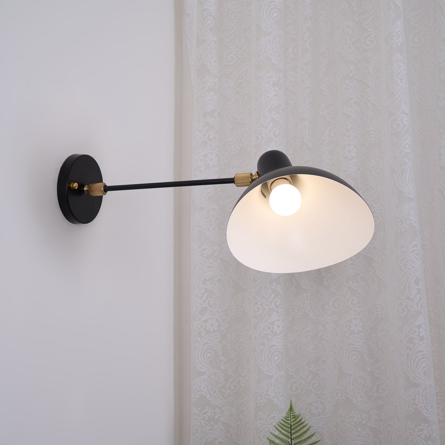 Mantis Wall Lamp 17.7