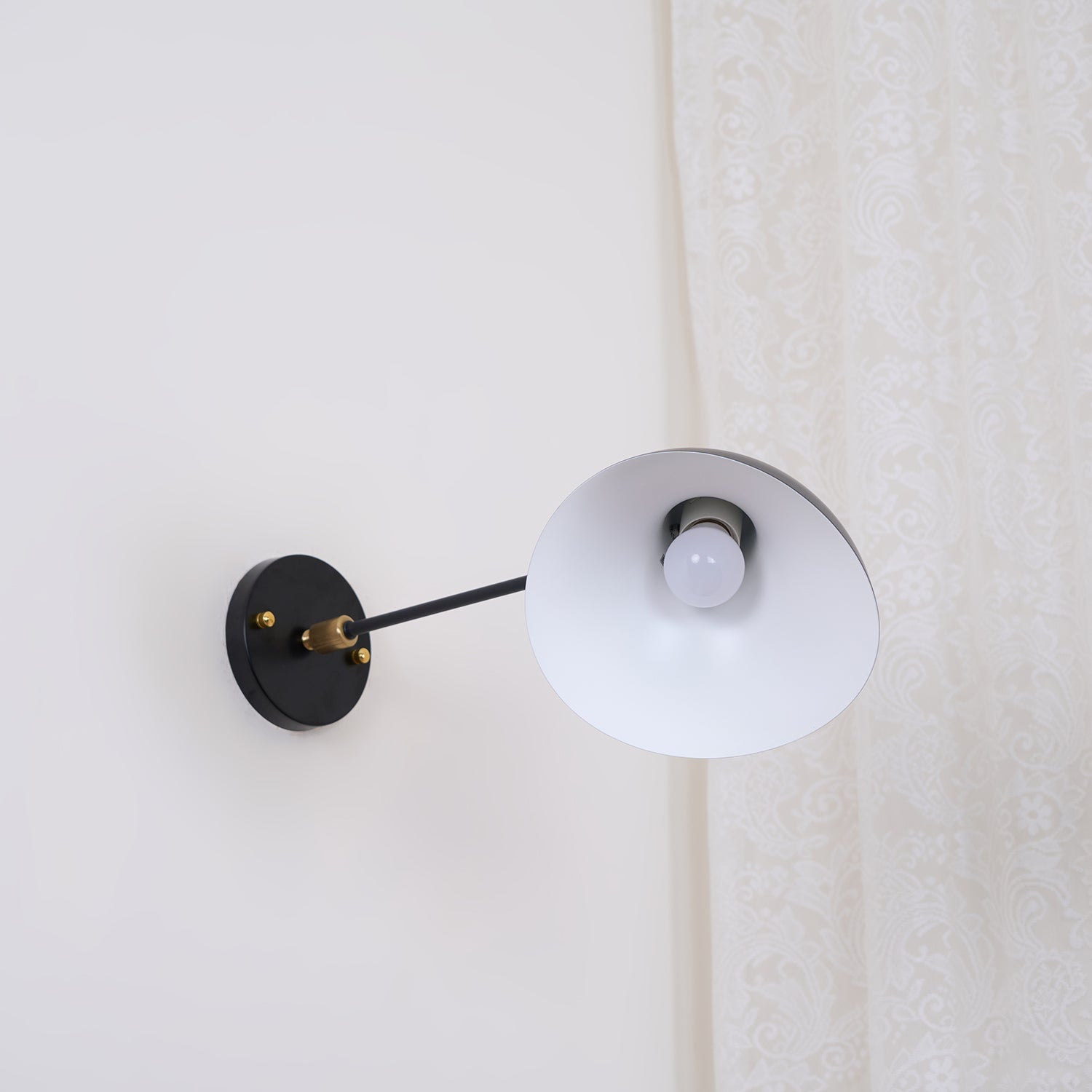 Mantis Wall Lamp 17.7