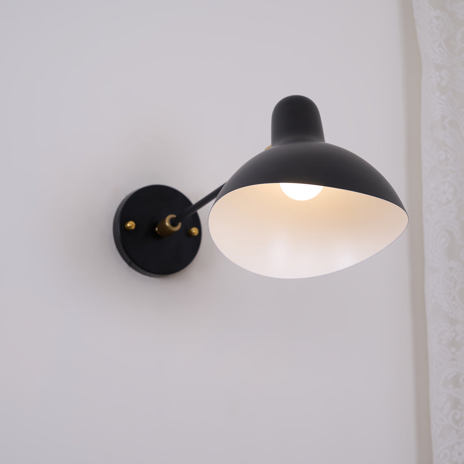Mantis Wall Lamp 17.7