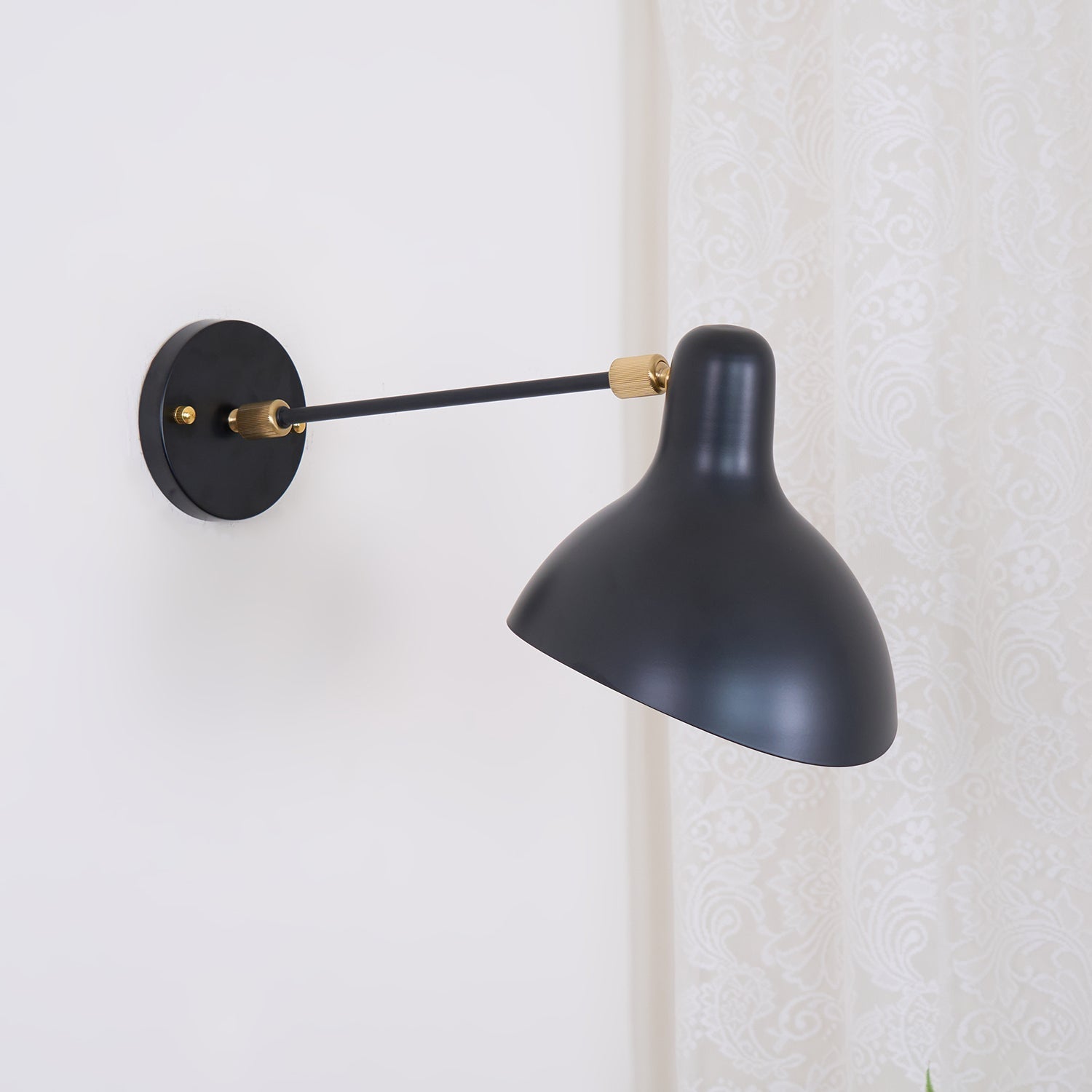 Mantis Wall Lamp 17.7