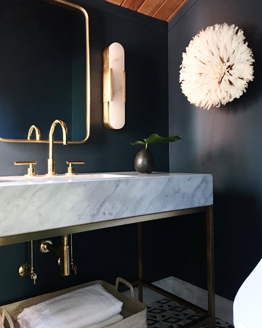 Melange Elongated Alabaster Wall Sconce
