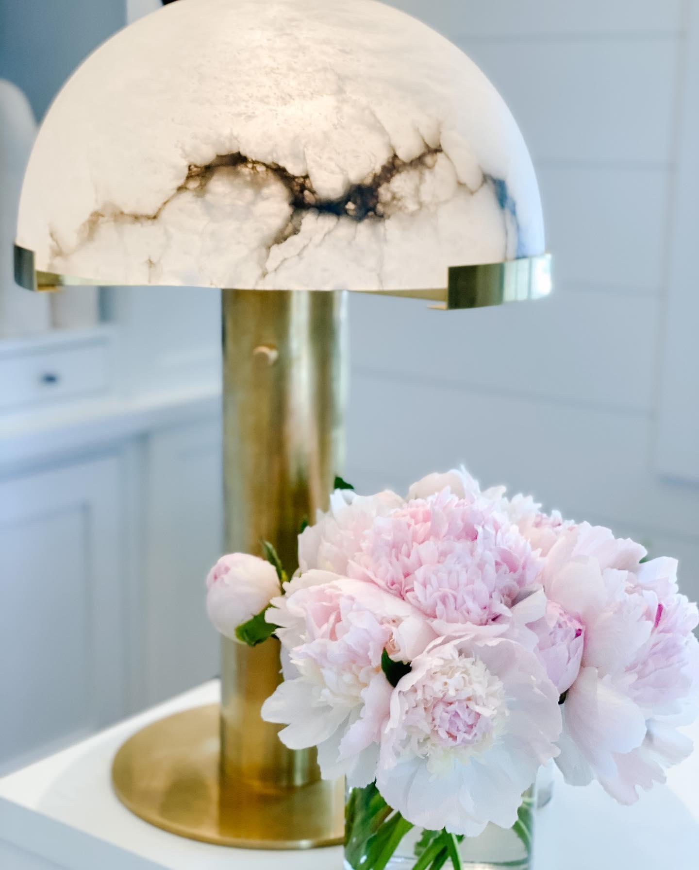 Elegance Alabaster Portable Lamp Table Lamp