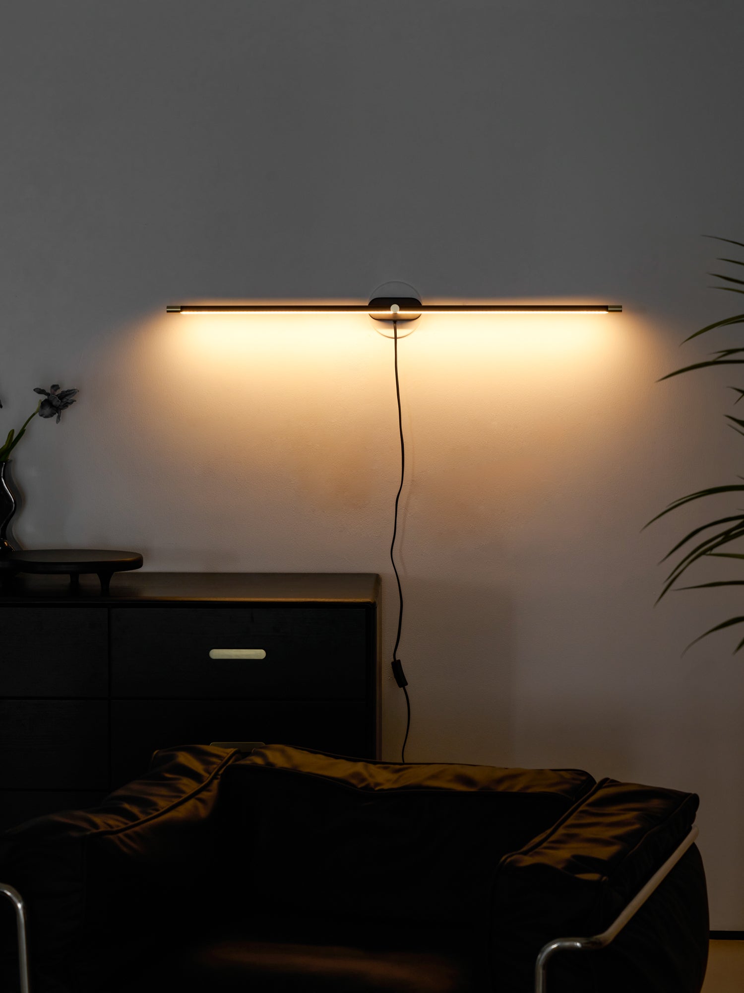 Minimalist Linear Plug-in Wall Lamp Vanity Light