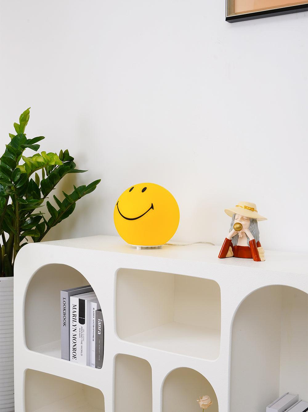 Smiling Reading Light Table Lamp detail view 21