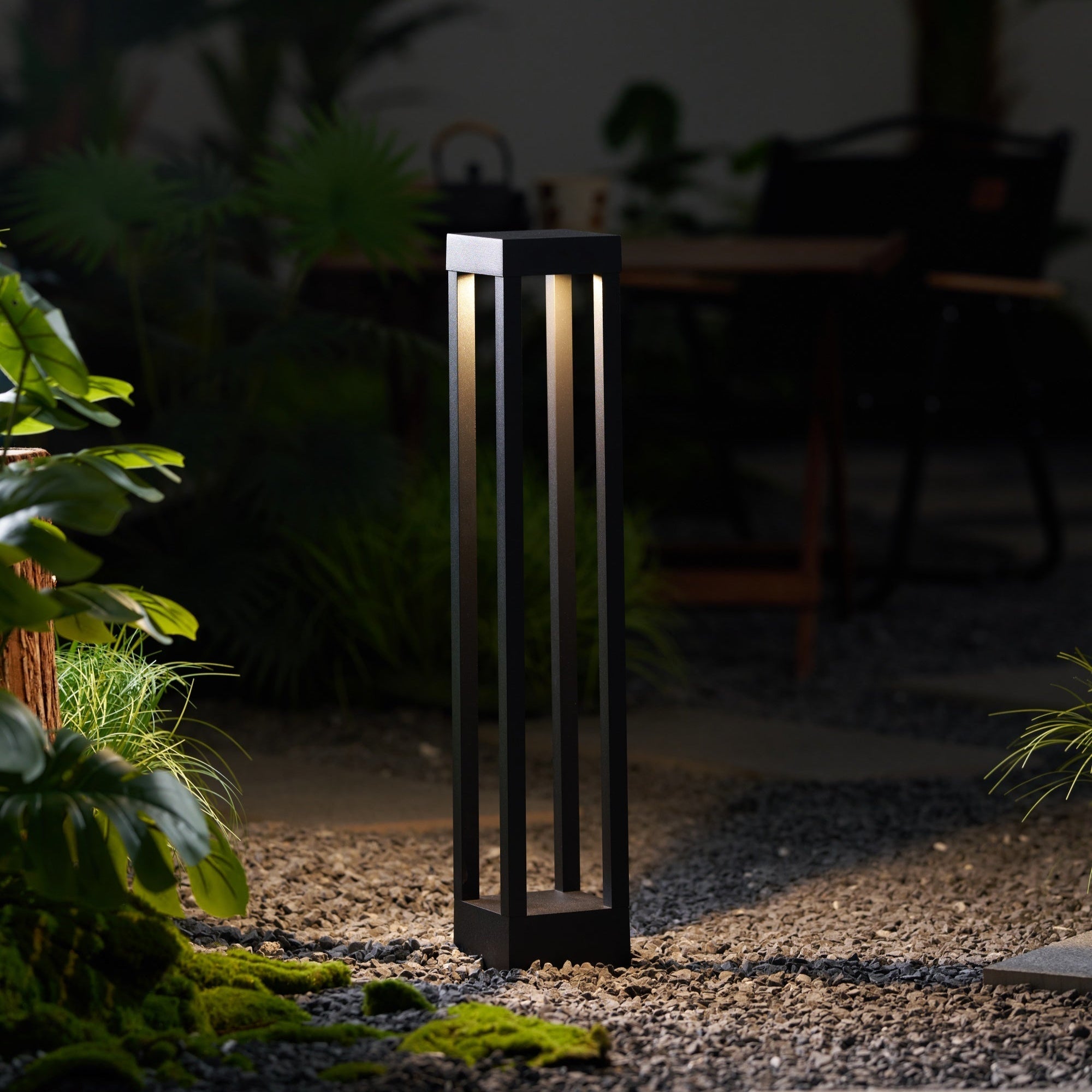 Obsidian Post Outdoor Light