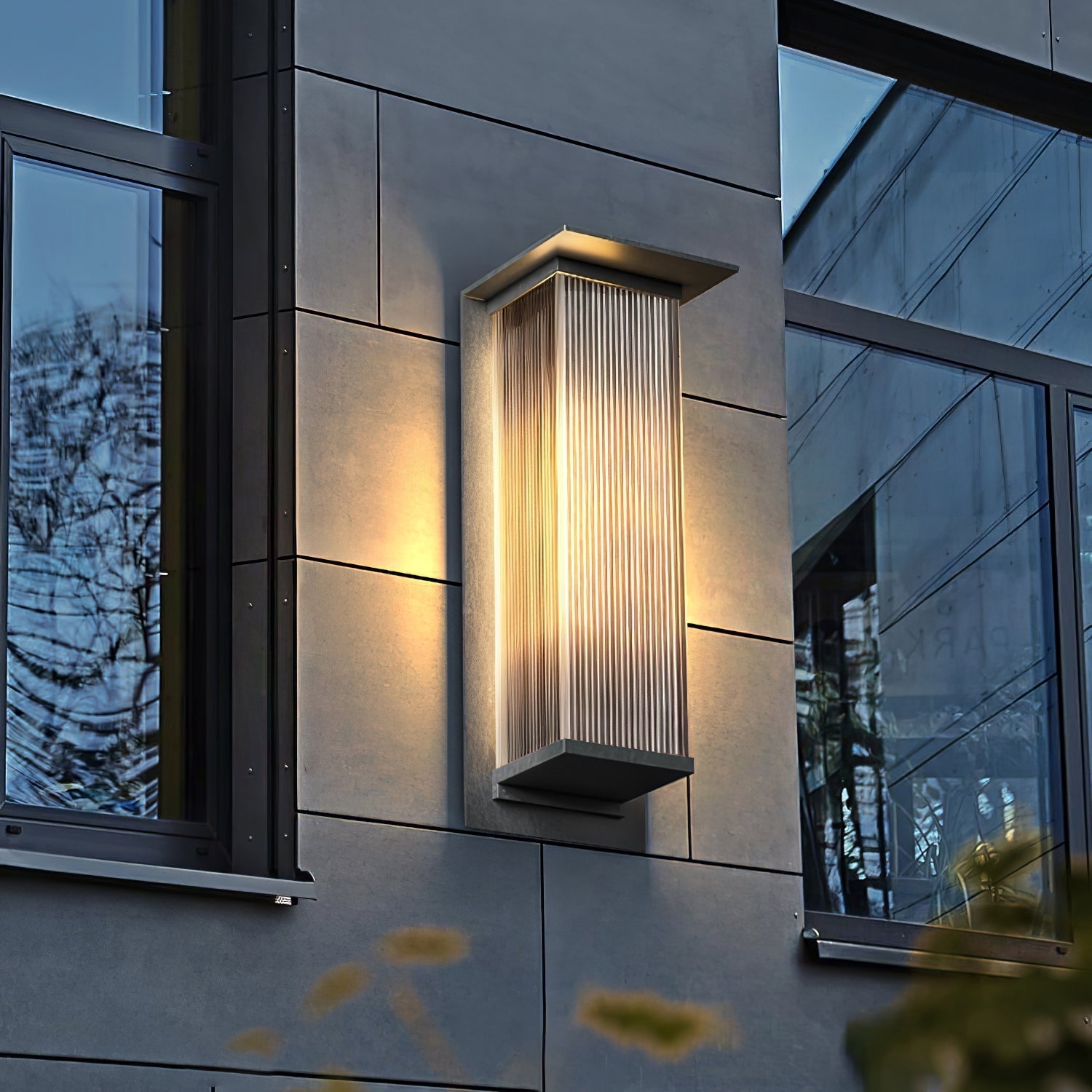 Oleron Box Outdoor Solar Wall Lamp