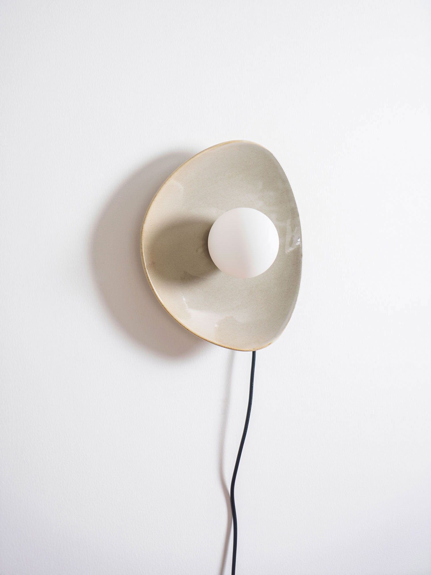 Pebble Disc Plug-in Wall Light detail view 20