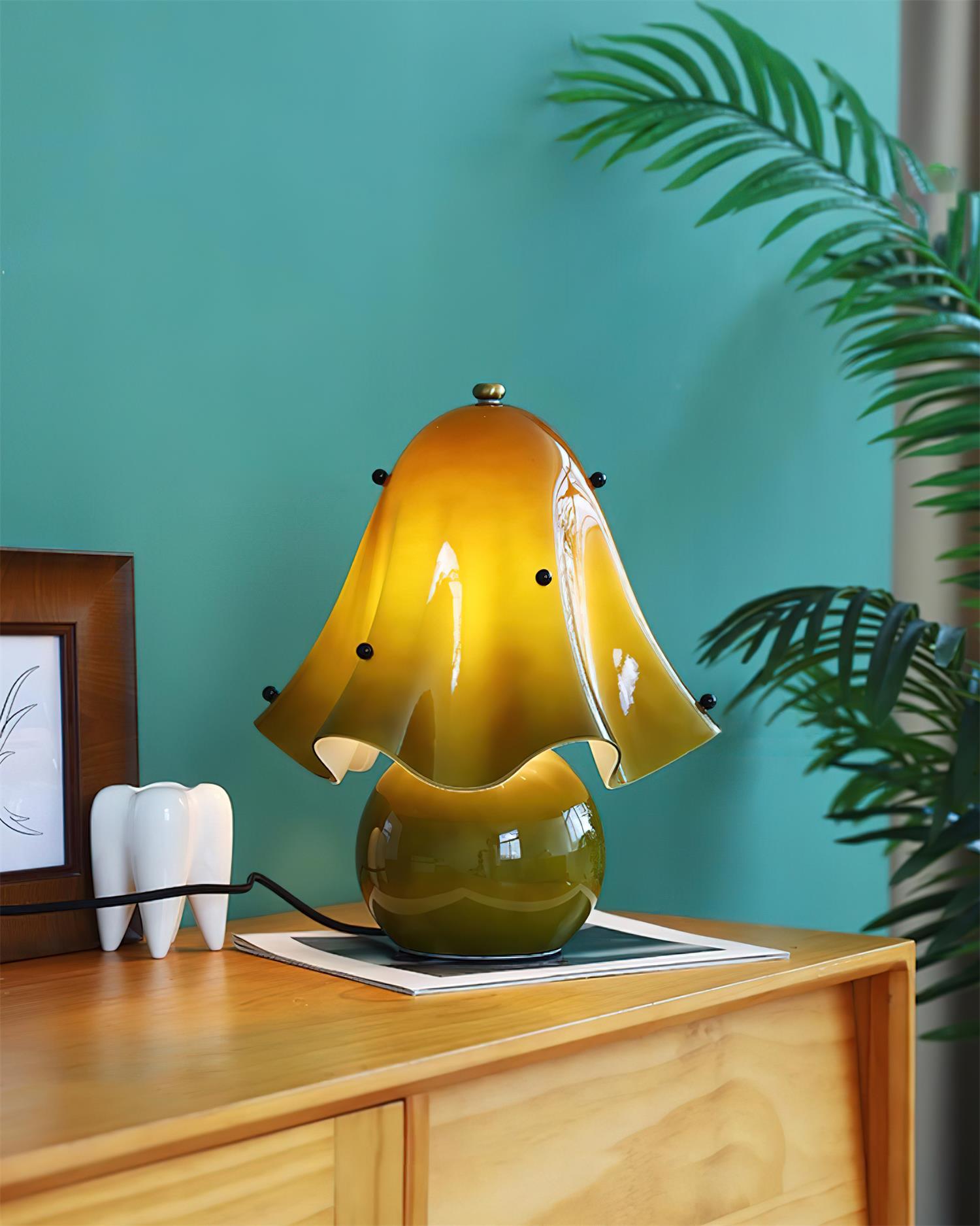 Petalia Table Lamp