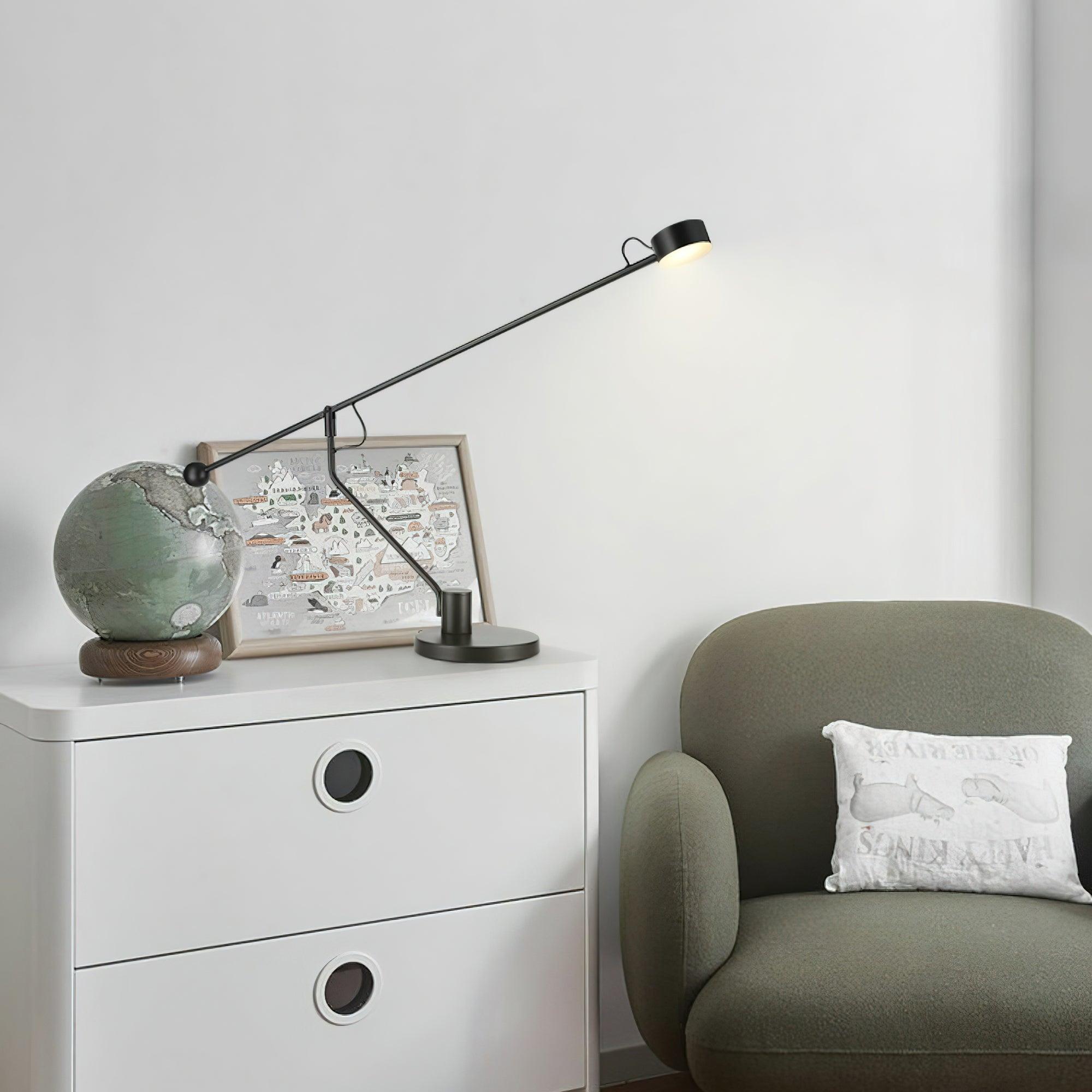 Shadow Pole Table Lamp 42.1
