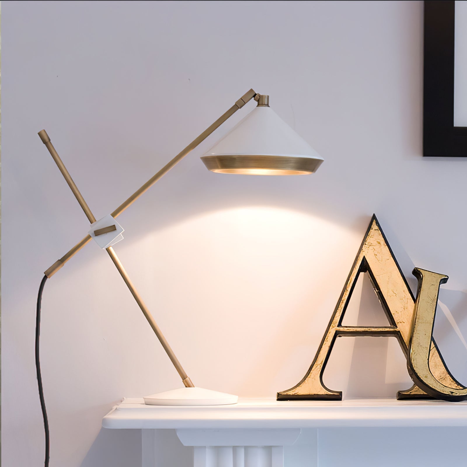 Shear Table Lamp detail view 3