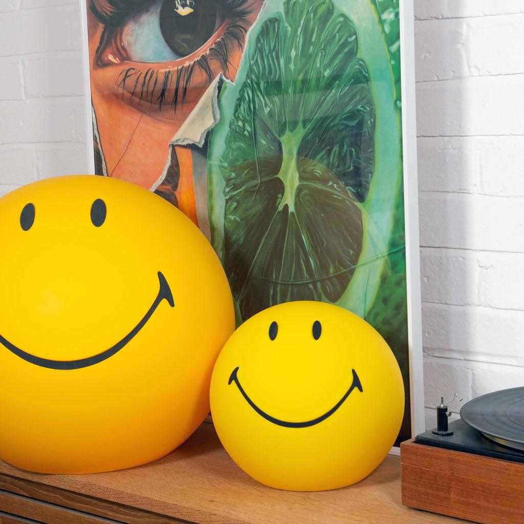 Smiling Reading Light Table Lamp detail view 6
