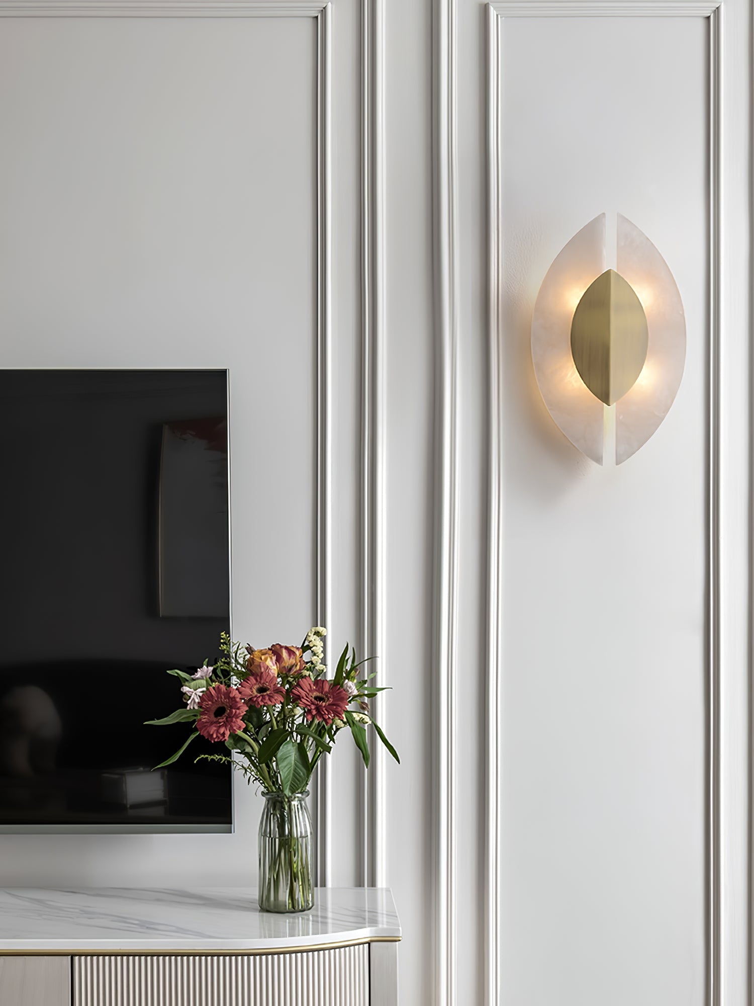 Solari Alabaster Leaf Sconce