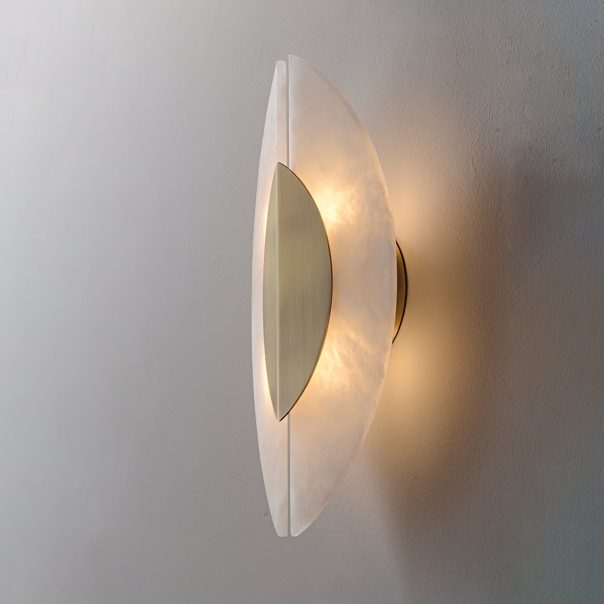Solari Alabaster Leaf Sconce