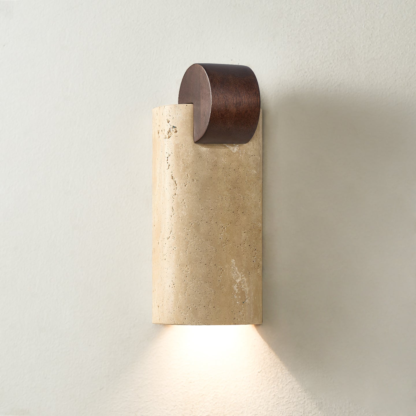 Solenne Curve Wall Lamp detail view 2