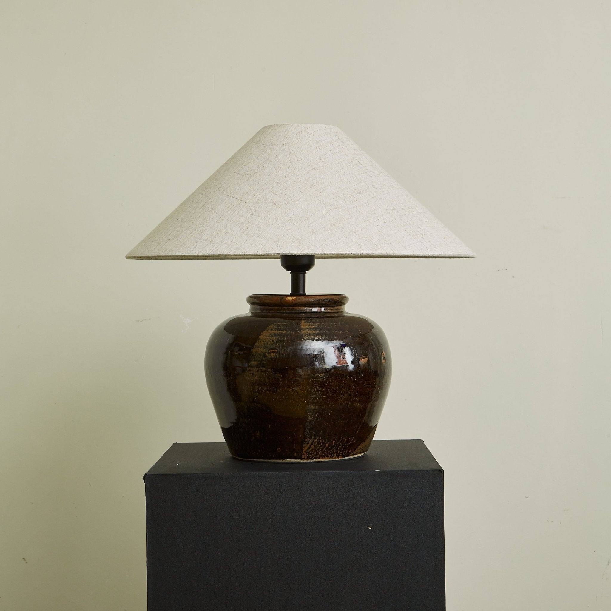 Umber Jar Table Lamp detail view 6