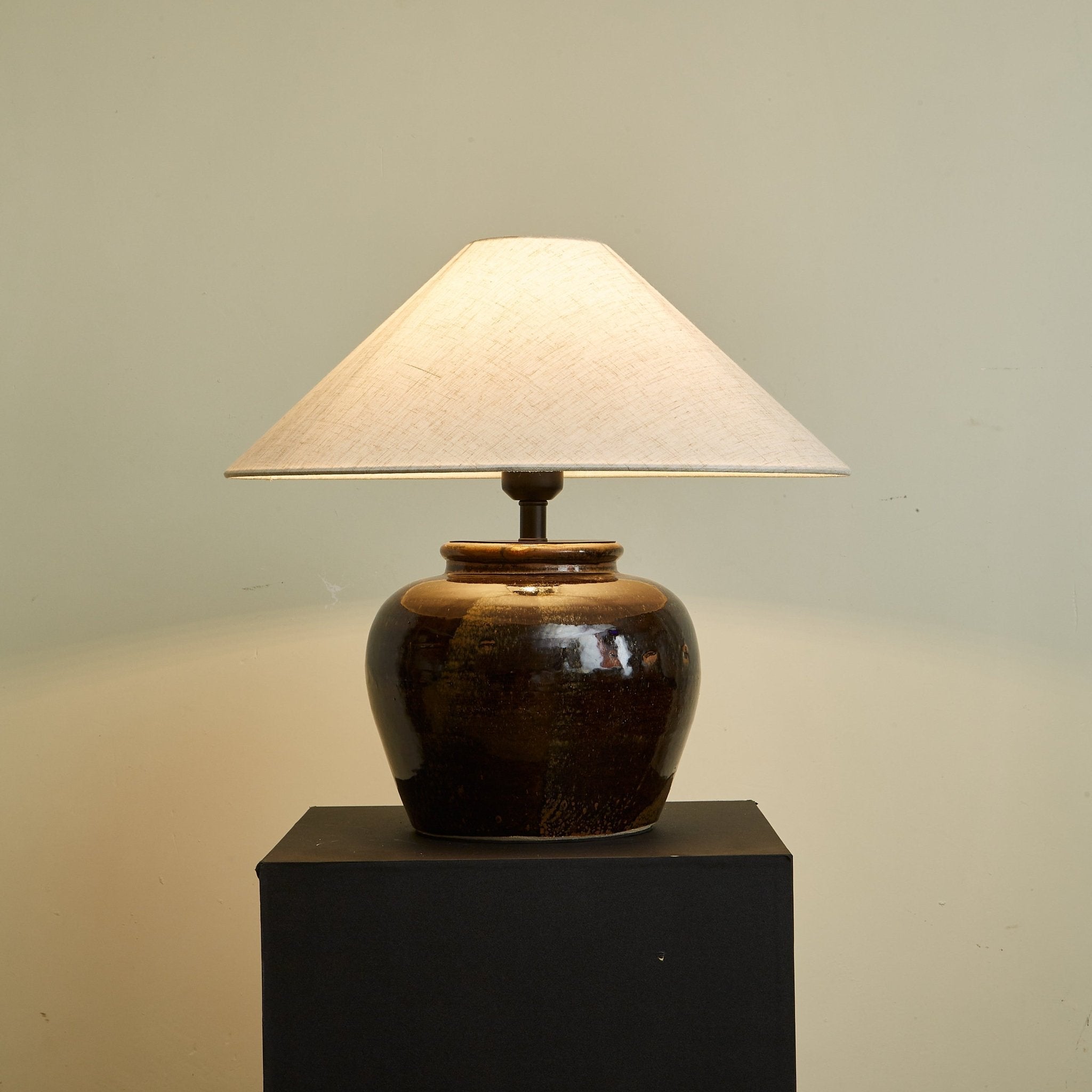 Umber Jar Table Lamp detail view 7