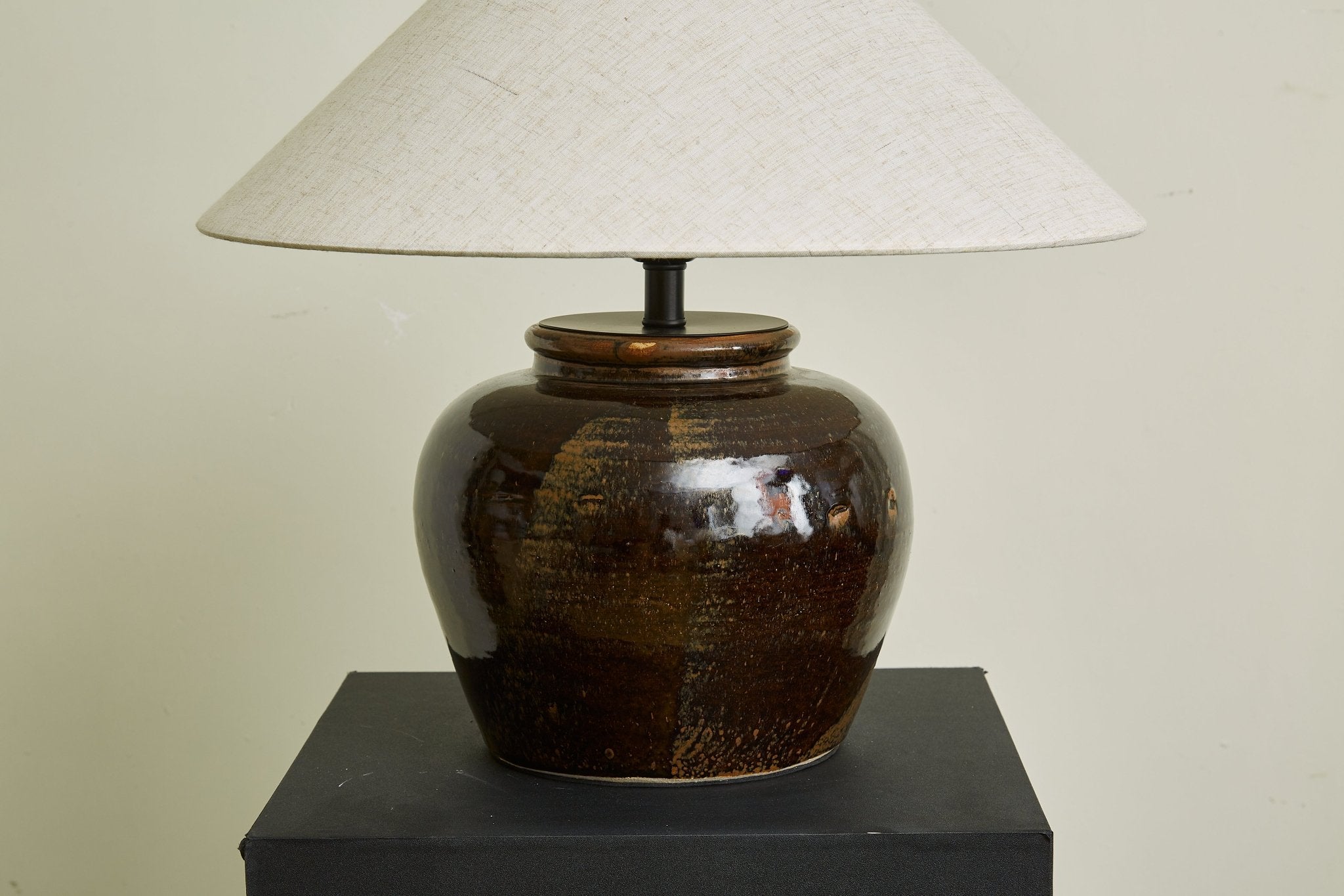 Umber Jar Table Lamp detail view 4