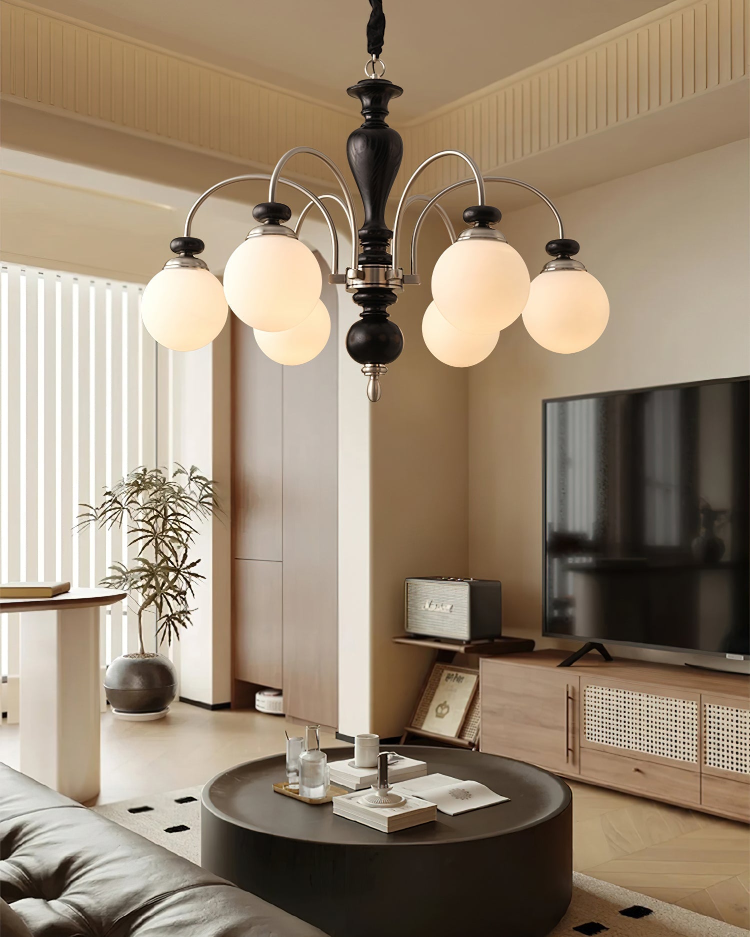 Windsor Classic Crown Chandelier detail view 5