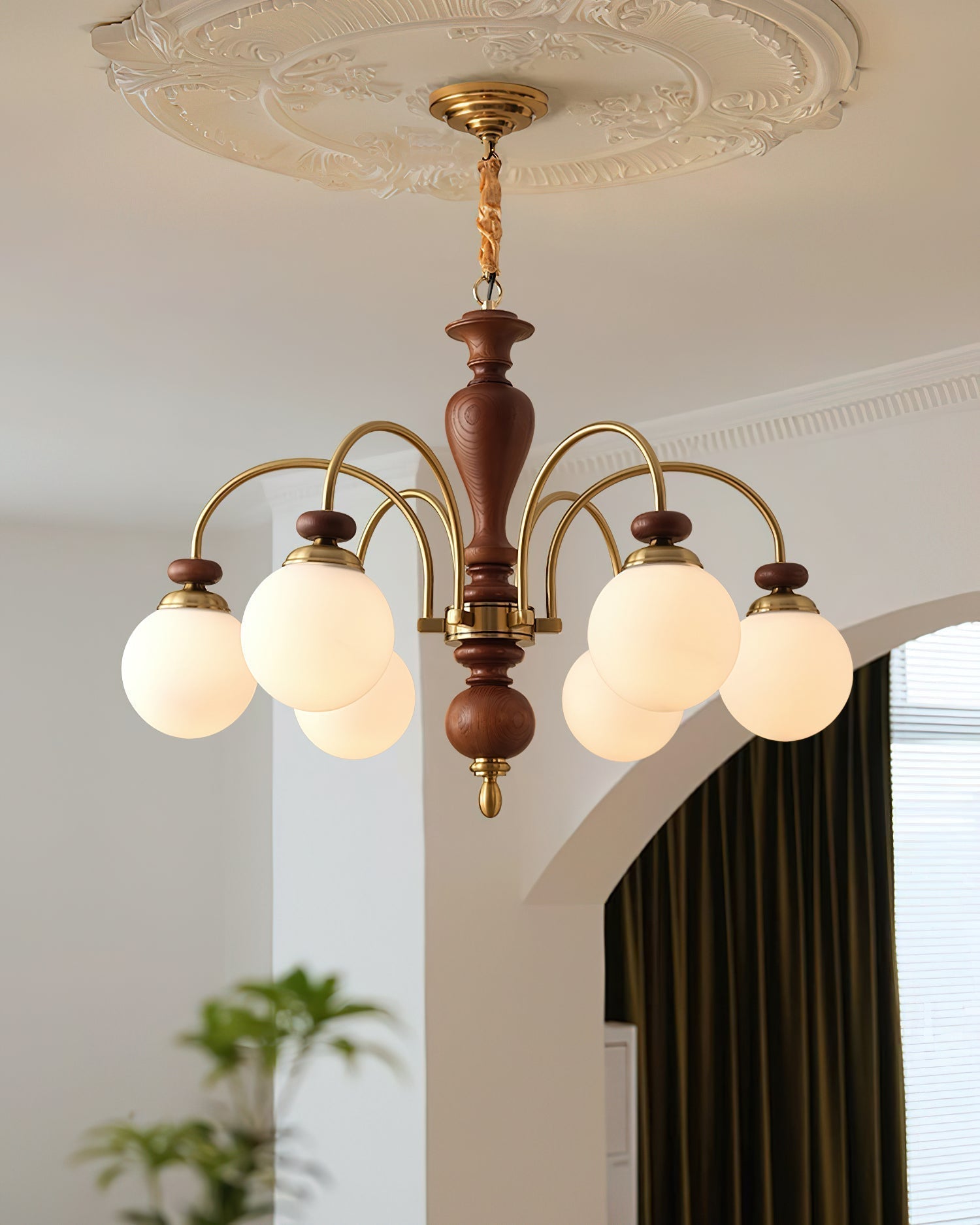 Windsor Classic Crown Chandelier detail view 4