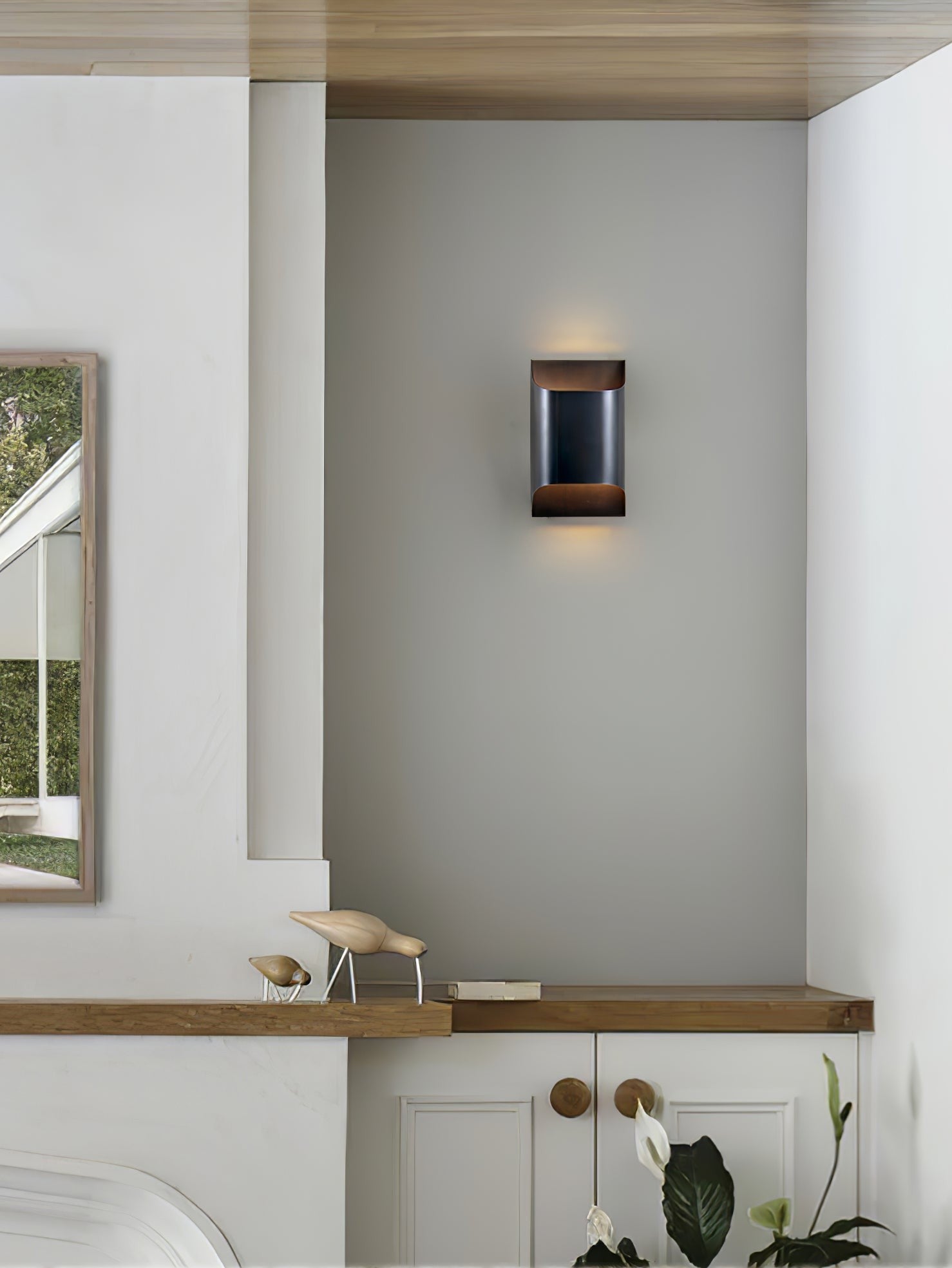 Leclerc Polished Brass Wall Sconce detail view 61