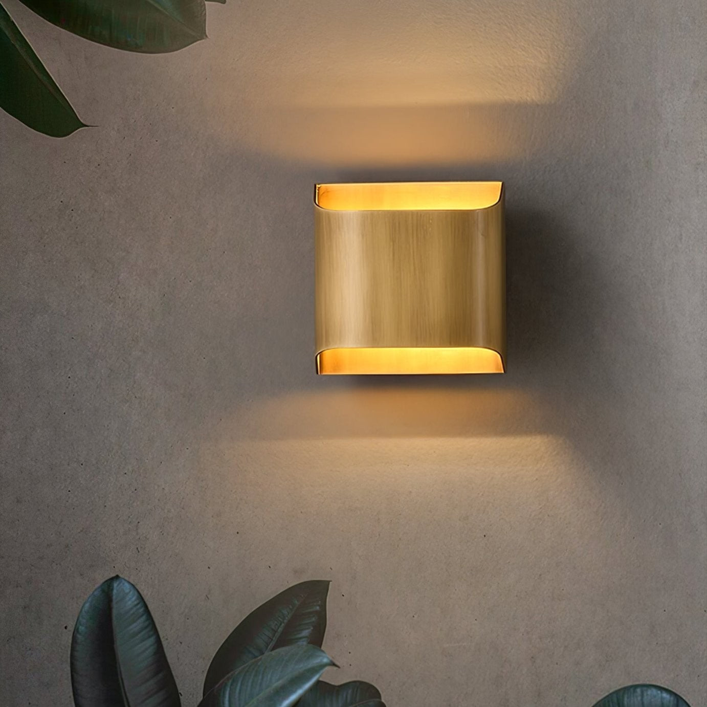 Leclerc Polished Brass Wall Sconce detail view 7